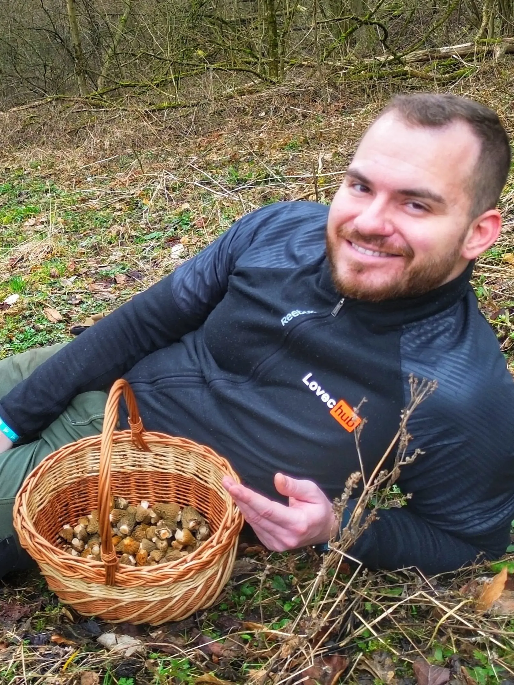 Hubár Peťo Smety Smetana už s tohtoročným košíkom.