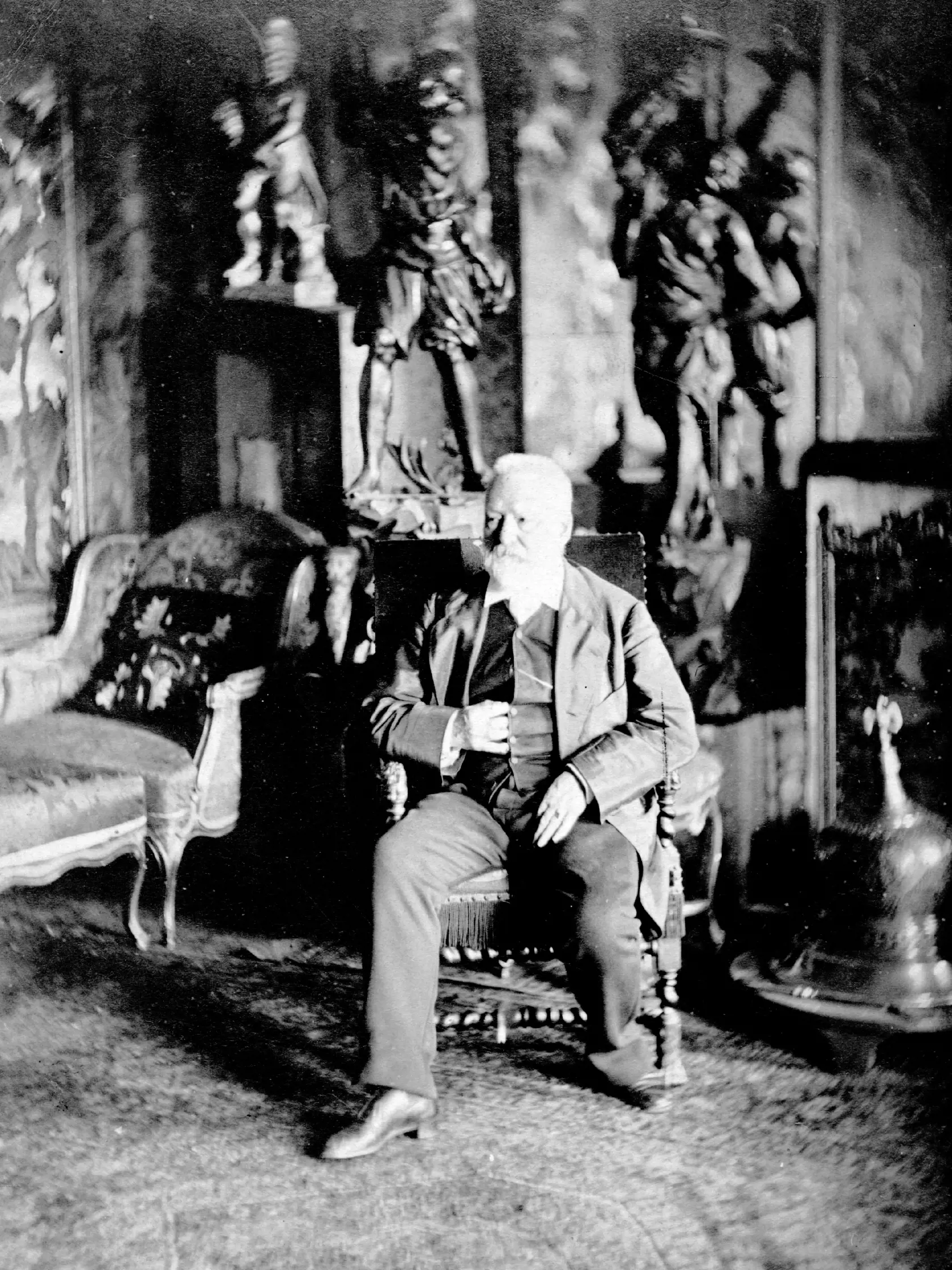 Básnický bard Verlaine od mladosti obdivoval spisovateľa VICTORA HUGA.