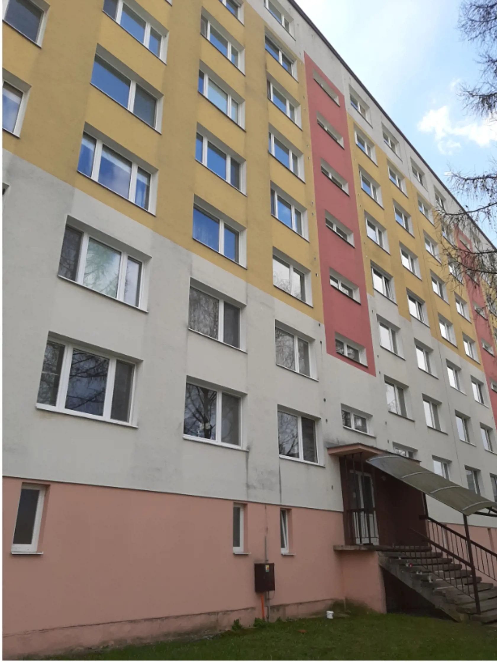 Michaela skočila z ôsmeho poschodia bytovky, kde bývajú jej rodičia