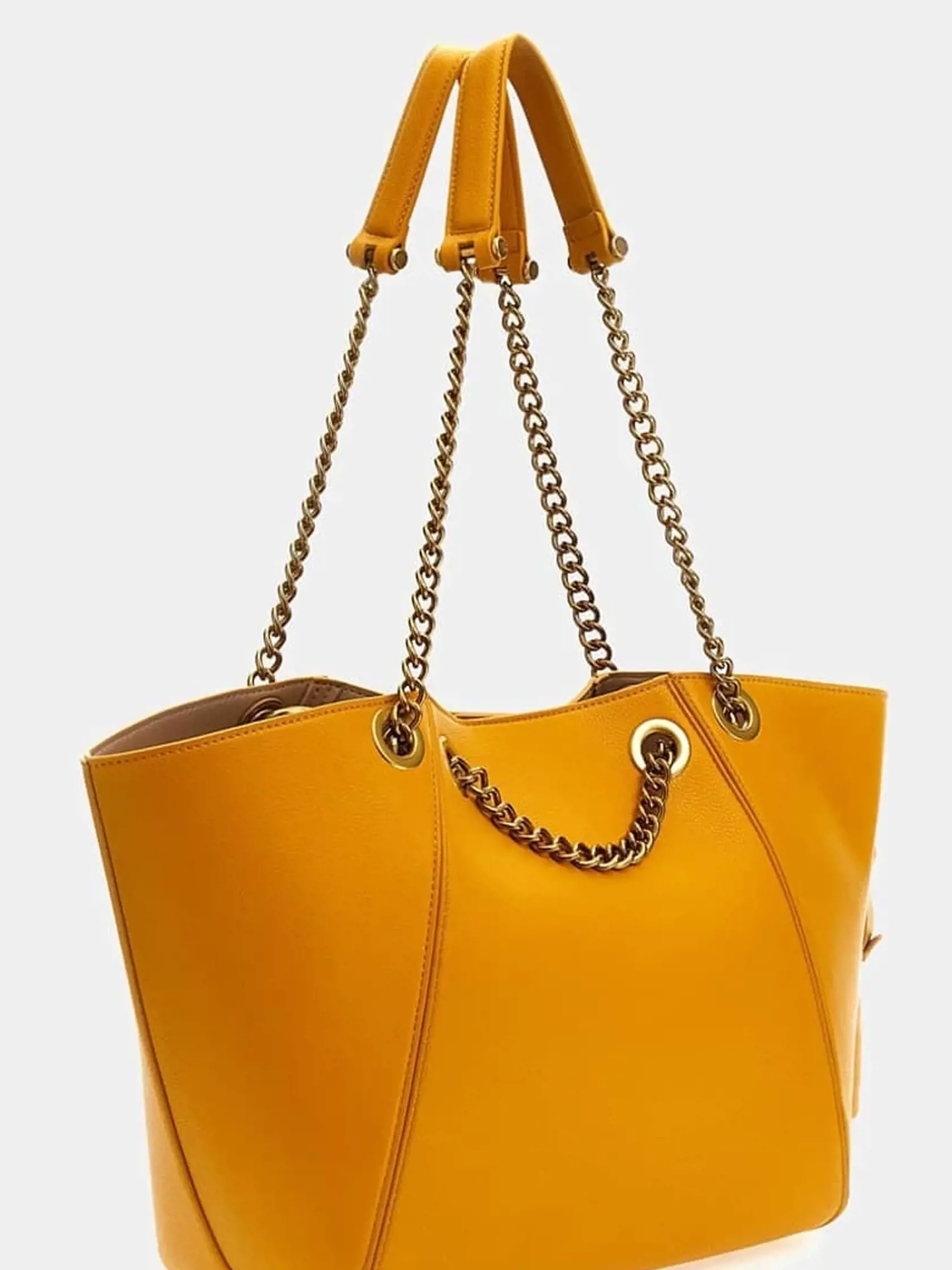 Kabelka: Guess