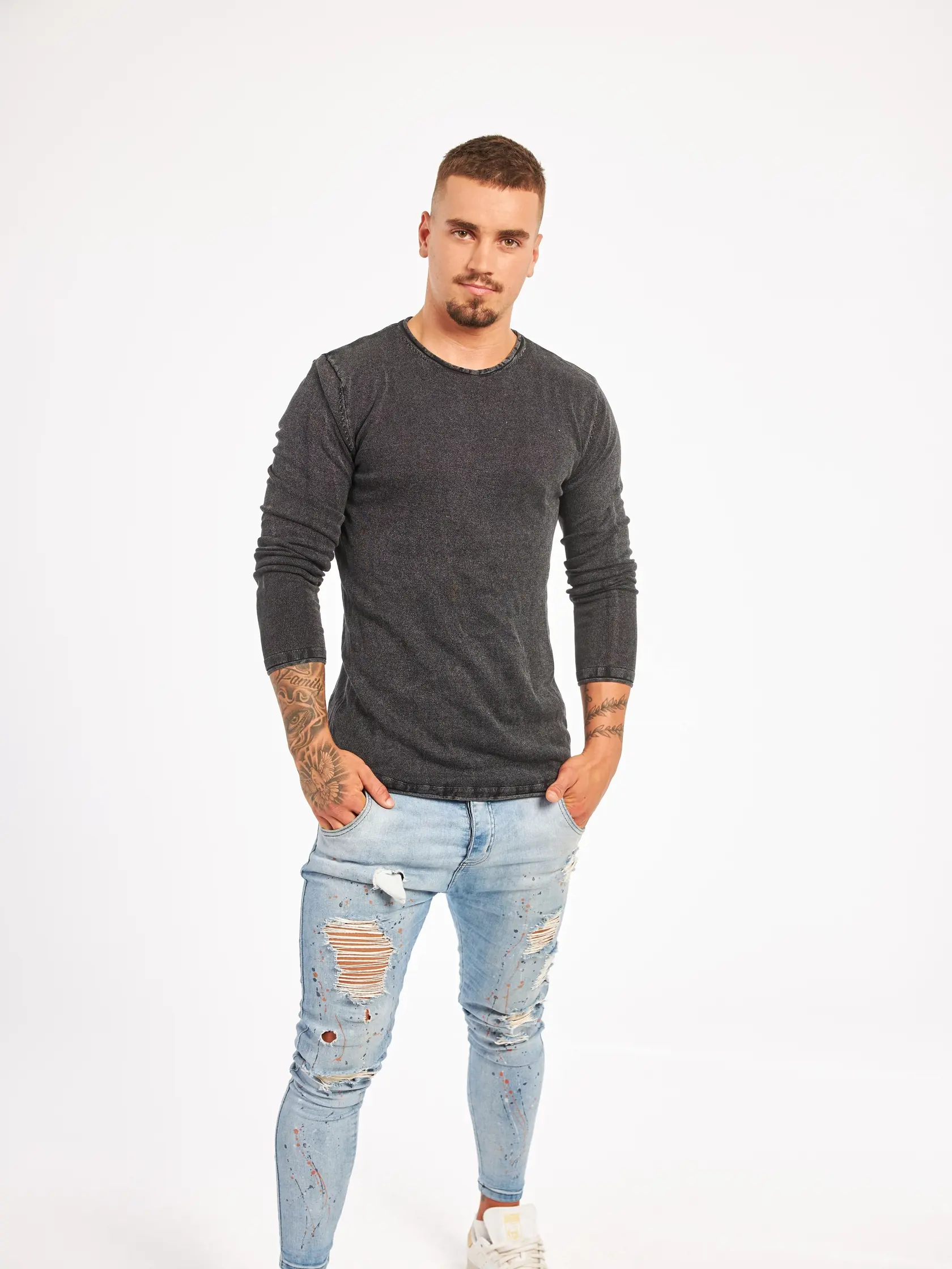 ŠIMON KOLEŇ, 21, STOLÁR, ŠTIAVNIČKA