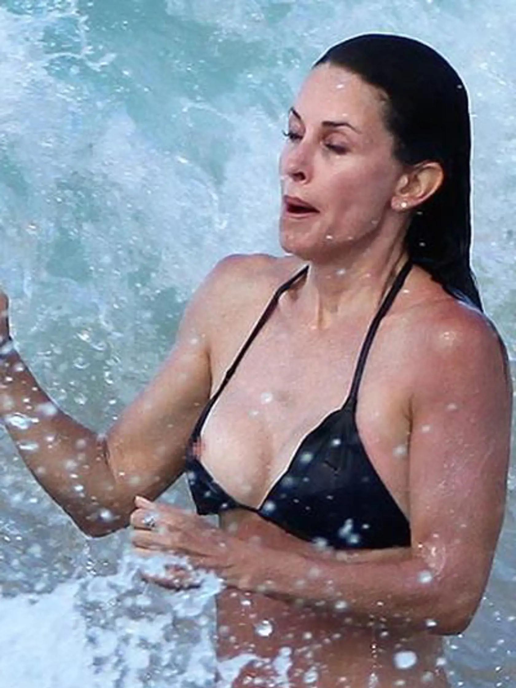 Courteney cox prsnik bradavka hola