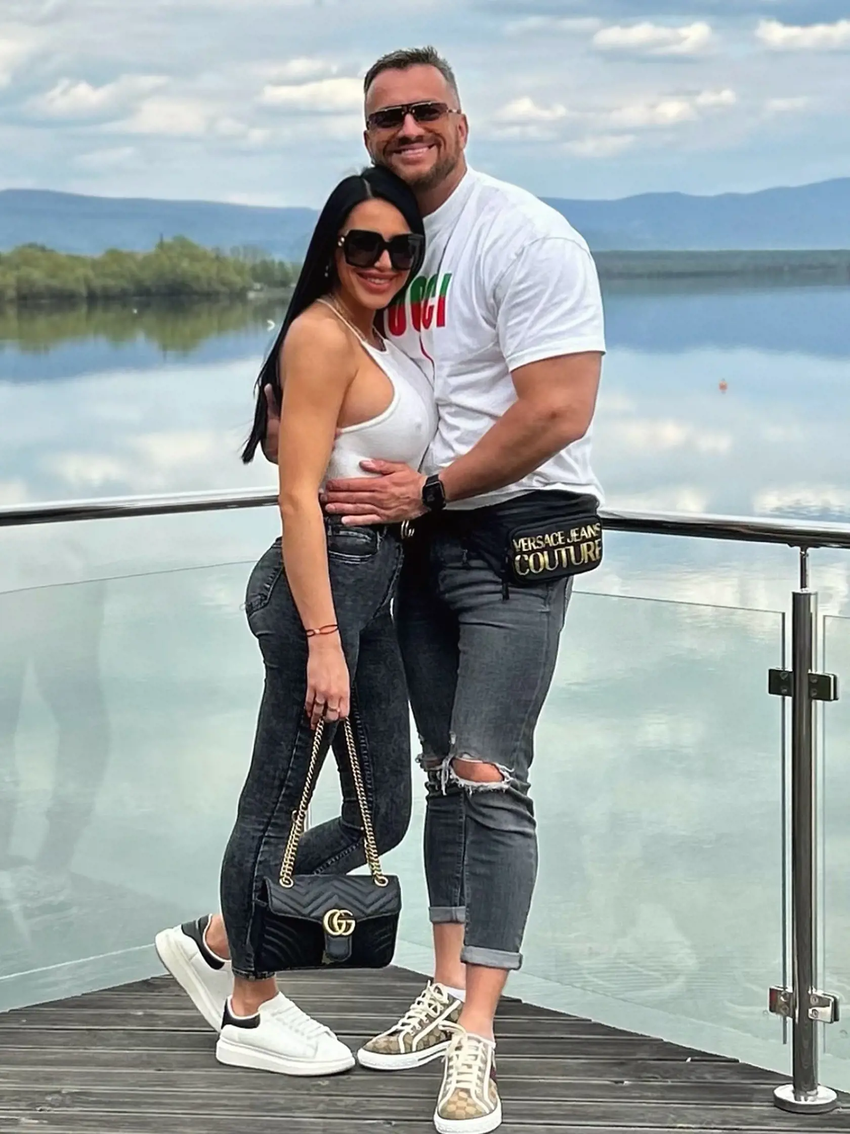 Simona s priateľom Robertom, ktorý sa veľmi podobá na jej otca zamlada.