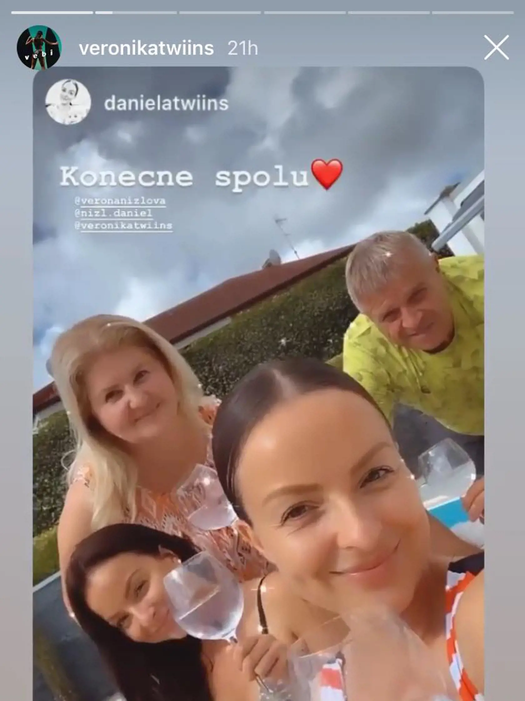Daniela Nízlová s rodinou