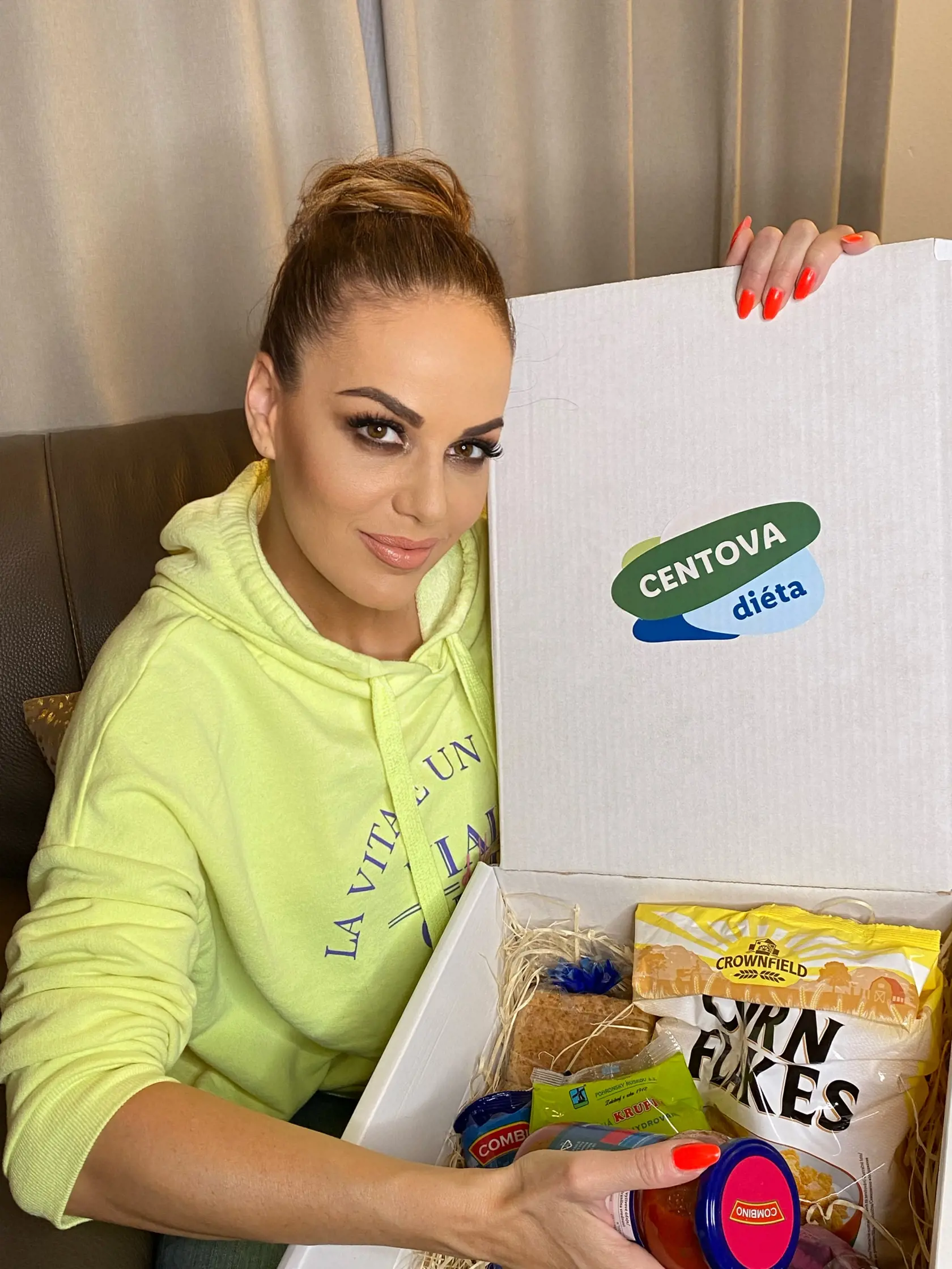 Nový fenomén rozpútal medzi Slovákmi hotový ošiaľ! Vyskúšať jej funkčnosť sa rozhodli aj naše celebrity. Centovou diétou sa začali chváliť už aj na sociálnej sieti.