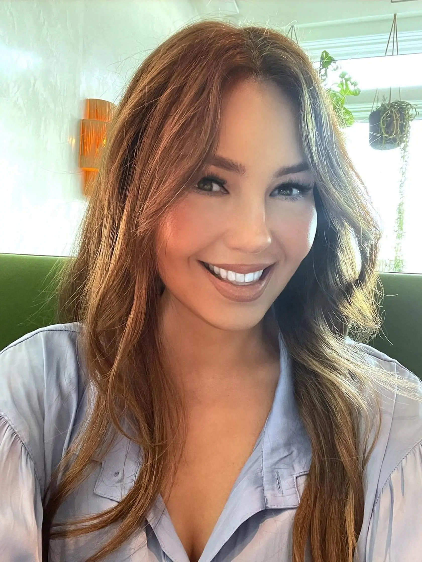 Thalía prepadla filtrom.