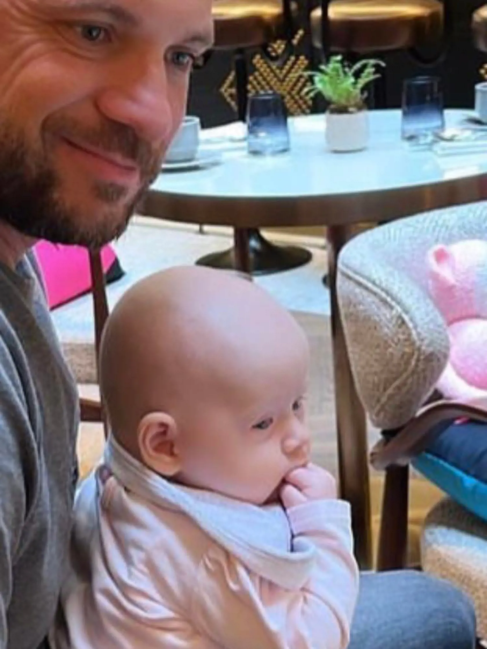 Hrdá mamina Ivana Gáborík prvýkrát ukázala mladšiu dcérku Leiu do tváričky.