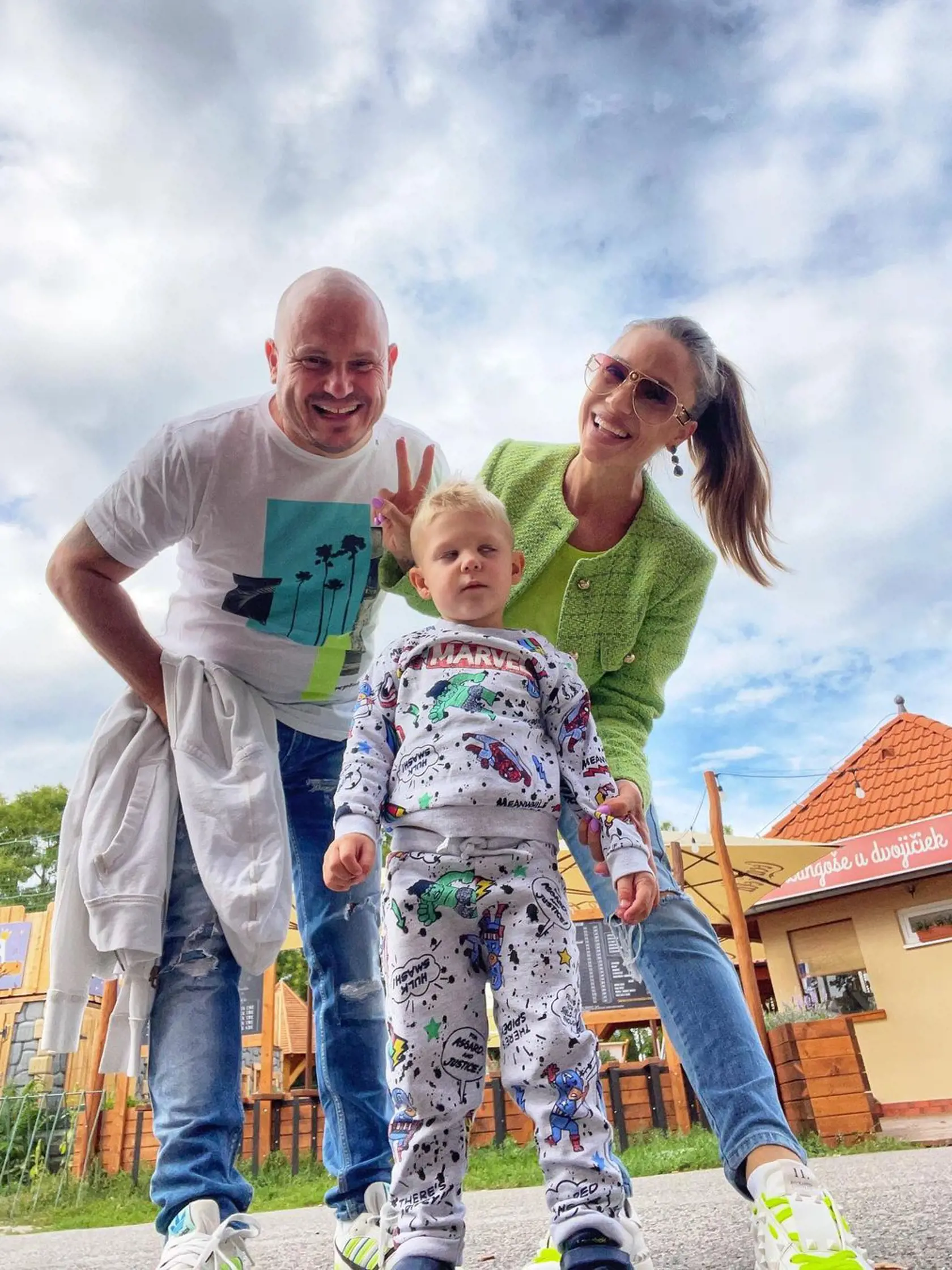 Suzie je obrovskou oporou partner a synček Riško.