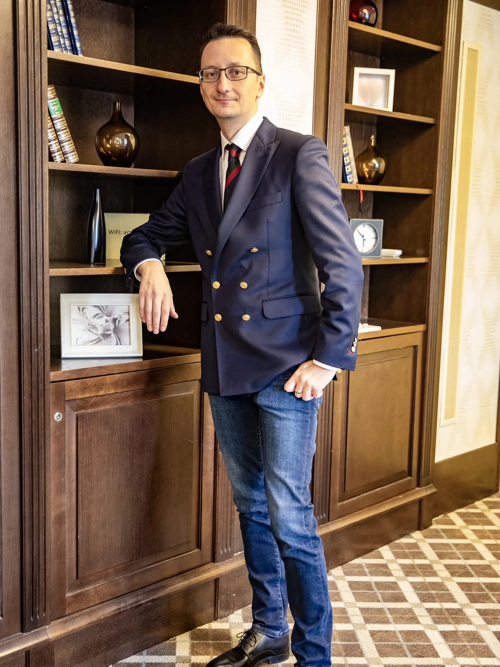 AJ SPISOVATEĽ MÔŽE BYŤ HVIEZDA „Možno preto som úspešný, že sa nevnímam ako spisovateľ,“ hovorí populárny autor.
