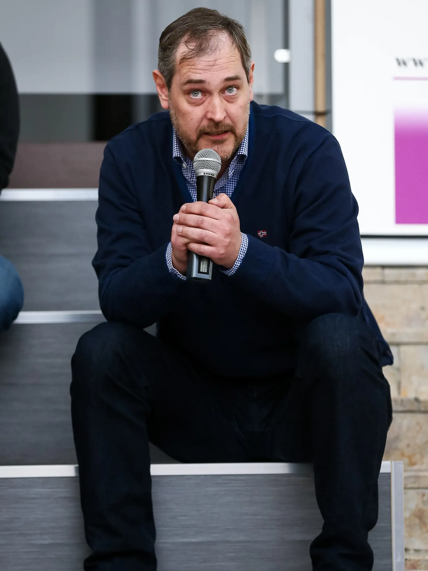 Braňo Závodský na výstave o zavraždenom novinárovi Jánovi Kuciakovi.