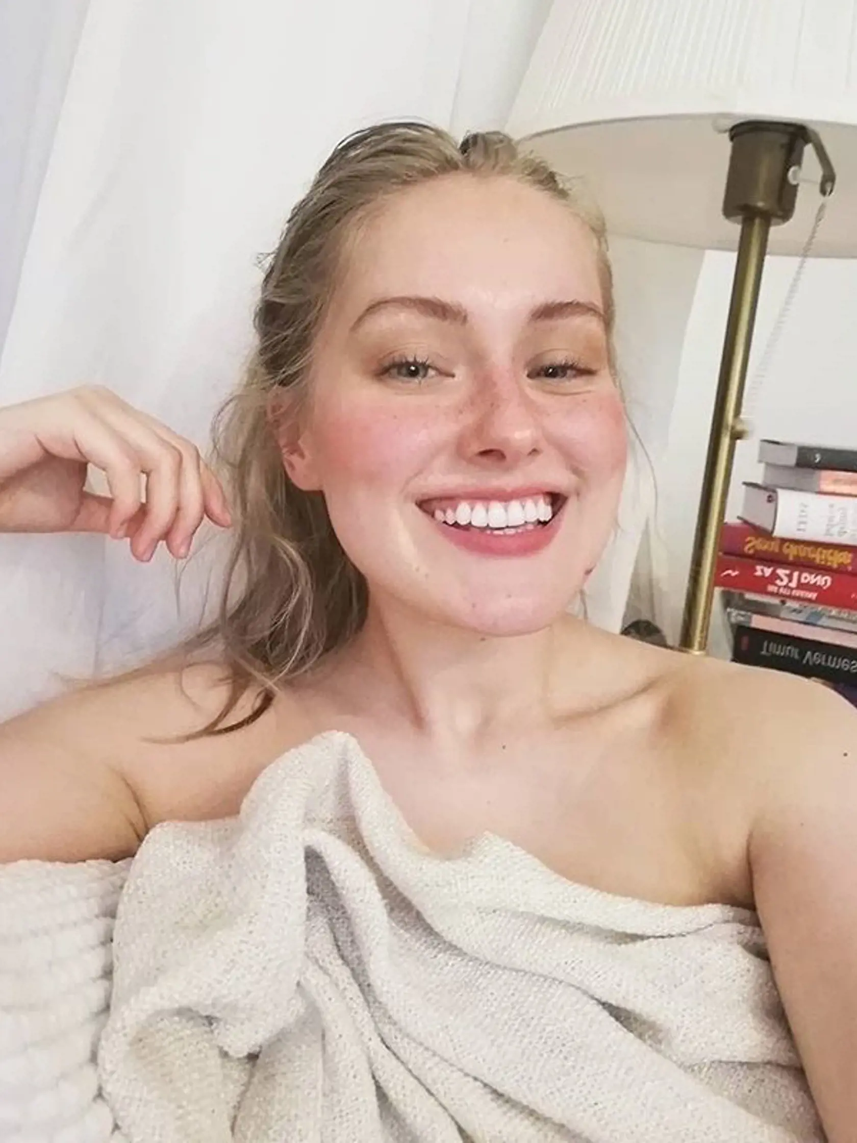 Študentka Eva Šindlerová (24) z ostravskej univerzity si do školy obliekla dráždivý outfit. Vraj ju chcú vyhodiť.