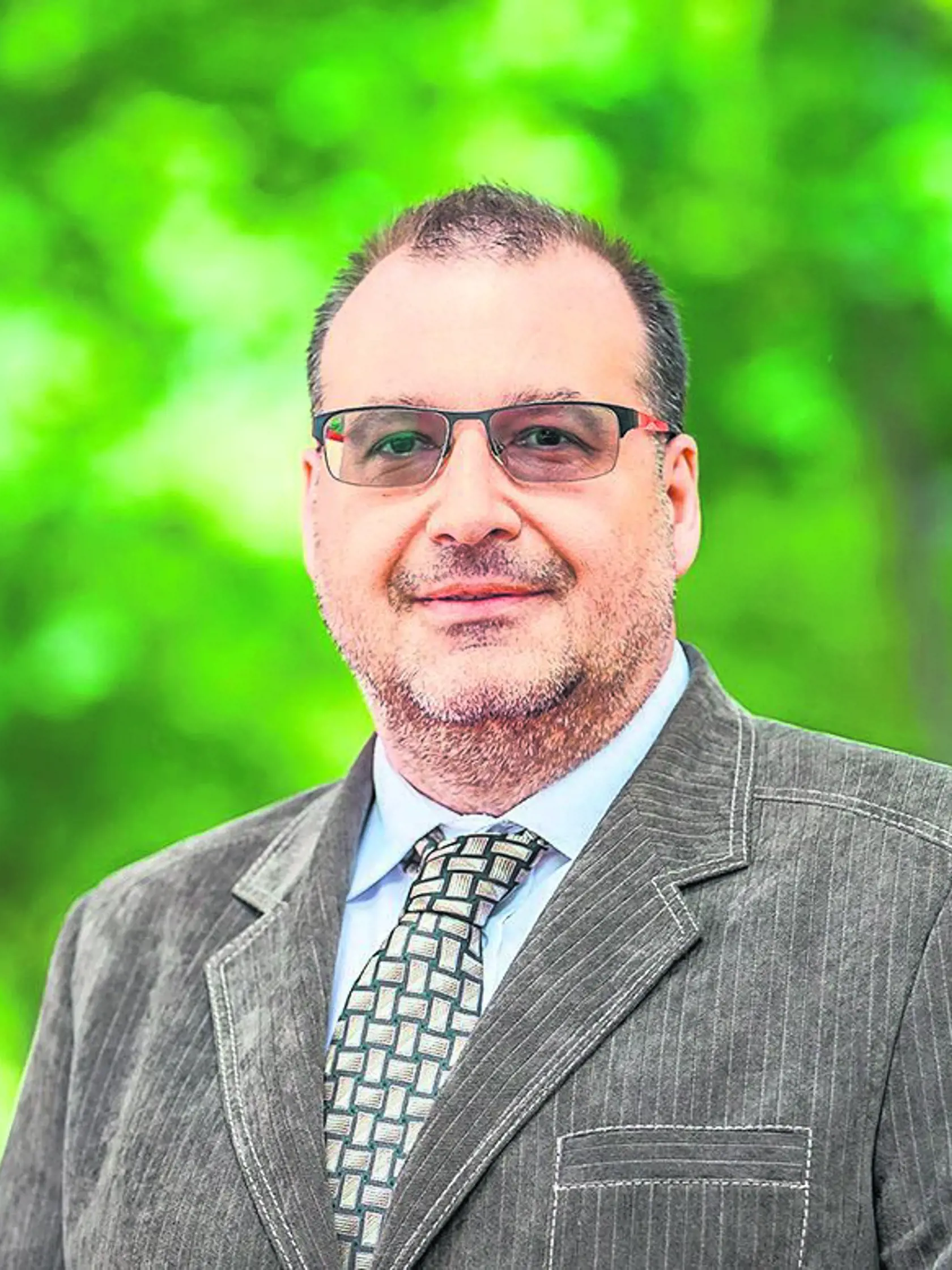 Tomáš Koziak v tom má jasno: „Videom, ktoré Robert Fico zverejnil v stredu podvečer, potvrdil líniu, ktorou sa pôjde. Koalícia sa bude tváriť, že chce situáciu upokojiť, ale bude sa z nej snažiť mocensky čo najviac vyťažiť.“ A to podľa neho znamená pokračovanie „v zoštátňovaní verejnoprávnej televízie a rozhlasu“, návrhy zákonov, ktoré budú okliešťovať médiá či prácu opozičných poslancov. „Môžeme čakať aj zmenu rokovacieho poriadku,“ myslí si politológ Tomáš Koziak.
