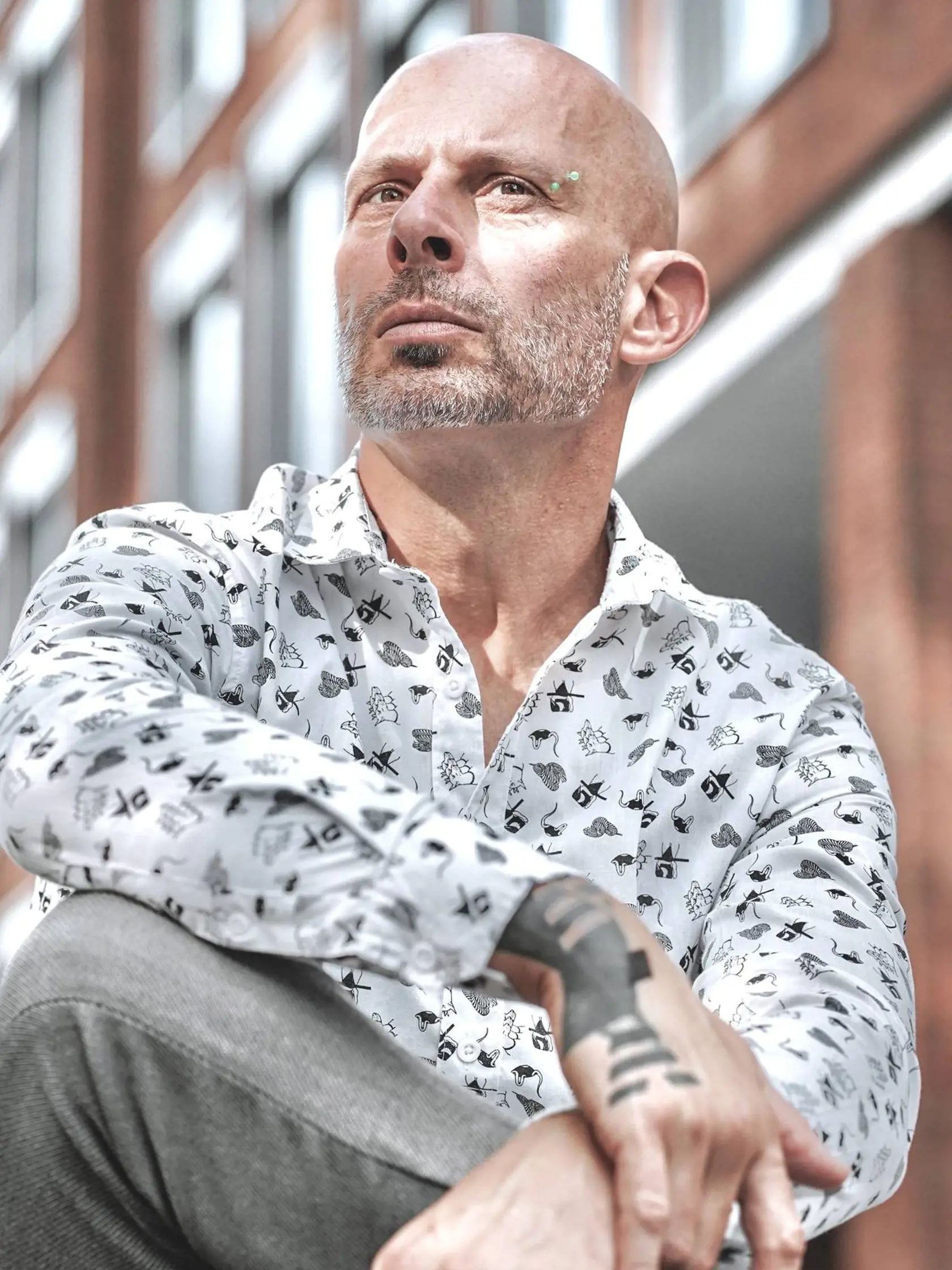 Andy (49) z Bratislavy robí prácu, o ktorej sa na Slovensku takmer nehovorí. Ako spoločník poskytuje ženám spoločnosť – nie však v tom zmysle, ako by si väčšina ľudí predstavovala.