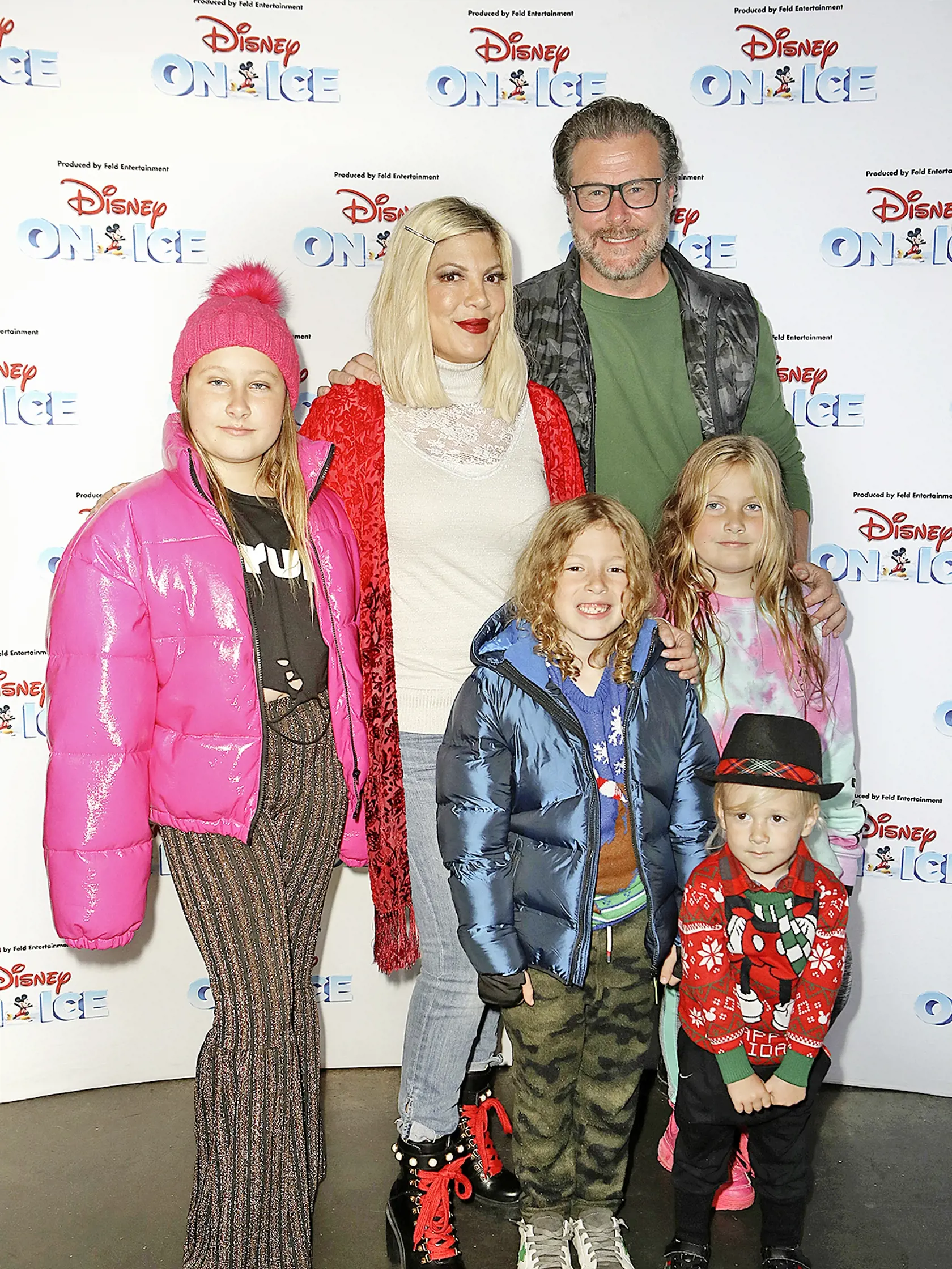 Tori Spelling s celou rodinou