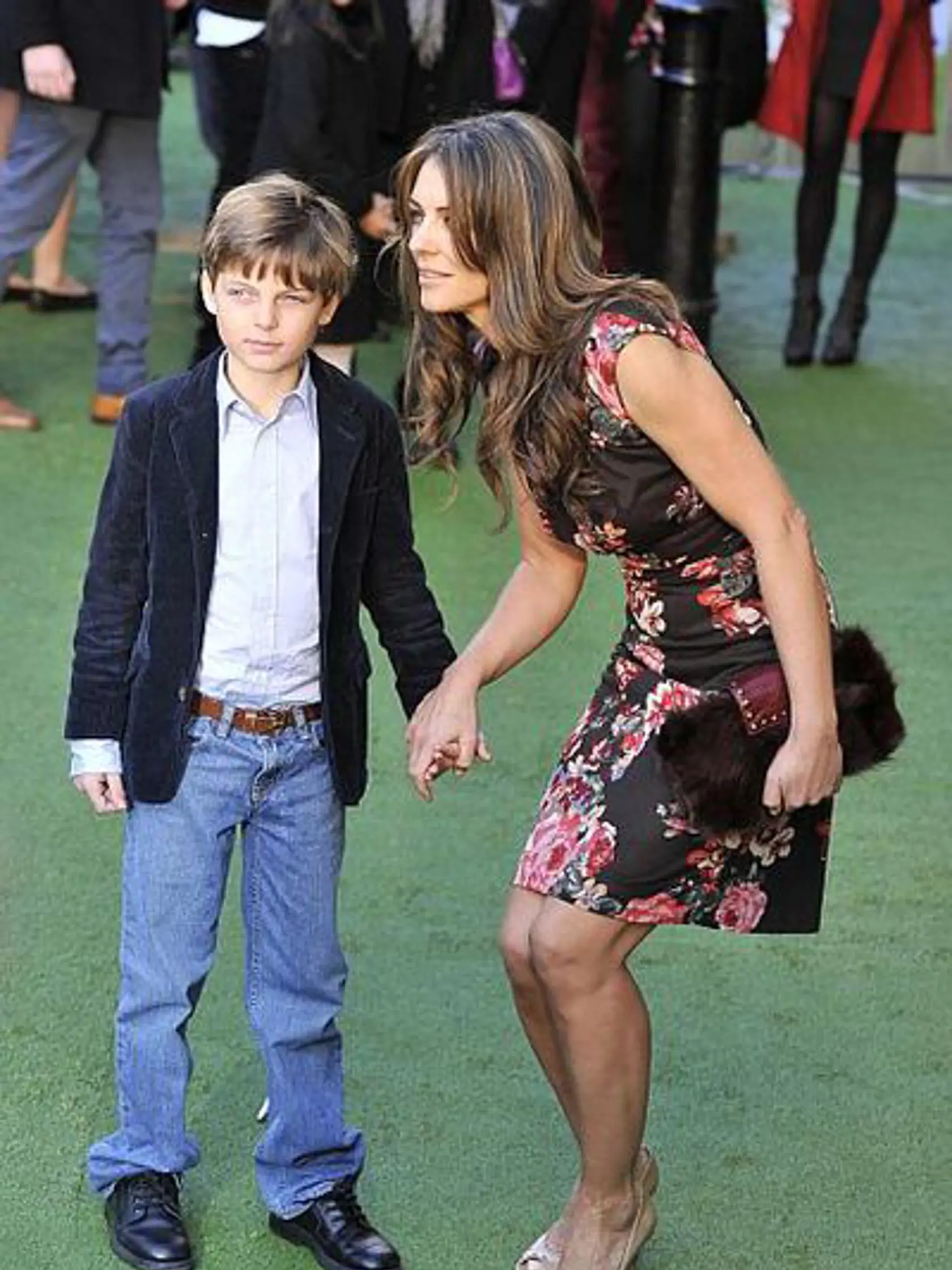 Liz Hurley so synom Damianom.