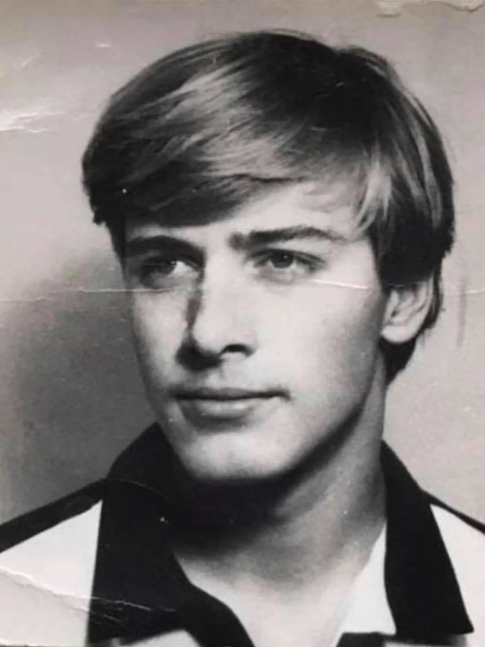 Šéf Smer rodina Boris Kollár ako mladý muž. Spoznali by ste ho?