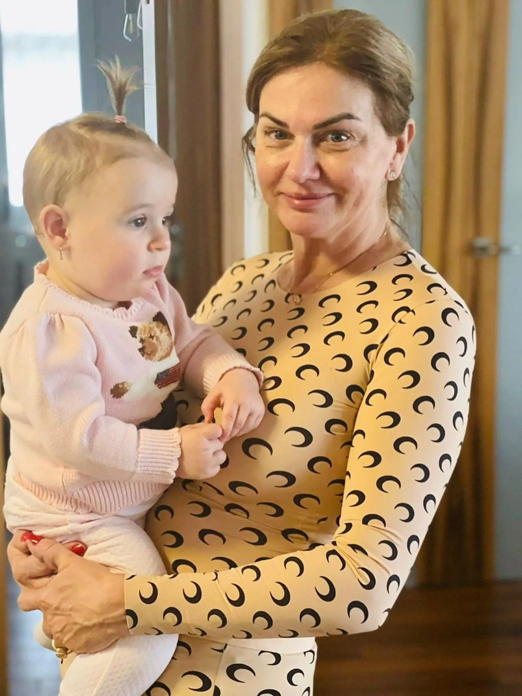 Monika Beňová ohúrila domácim outfitom.