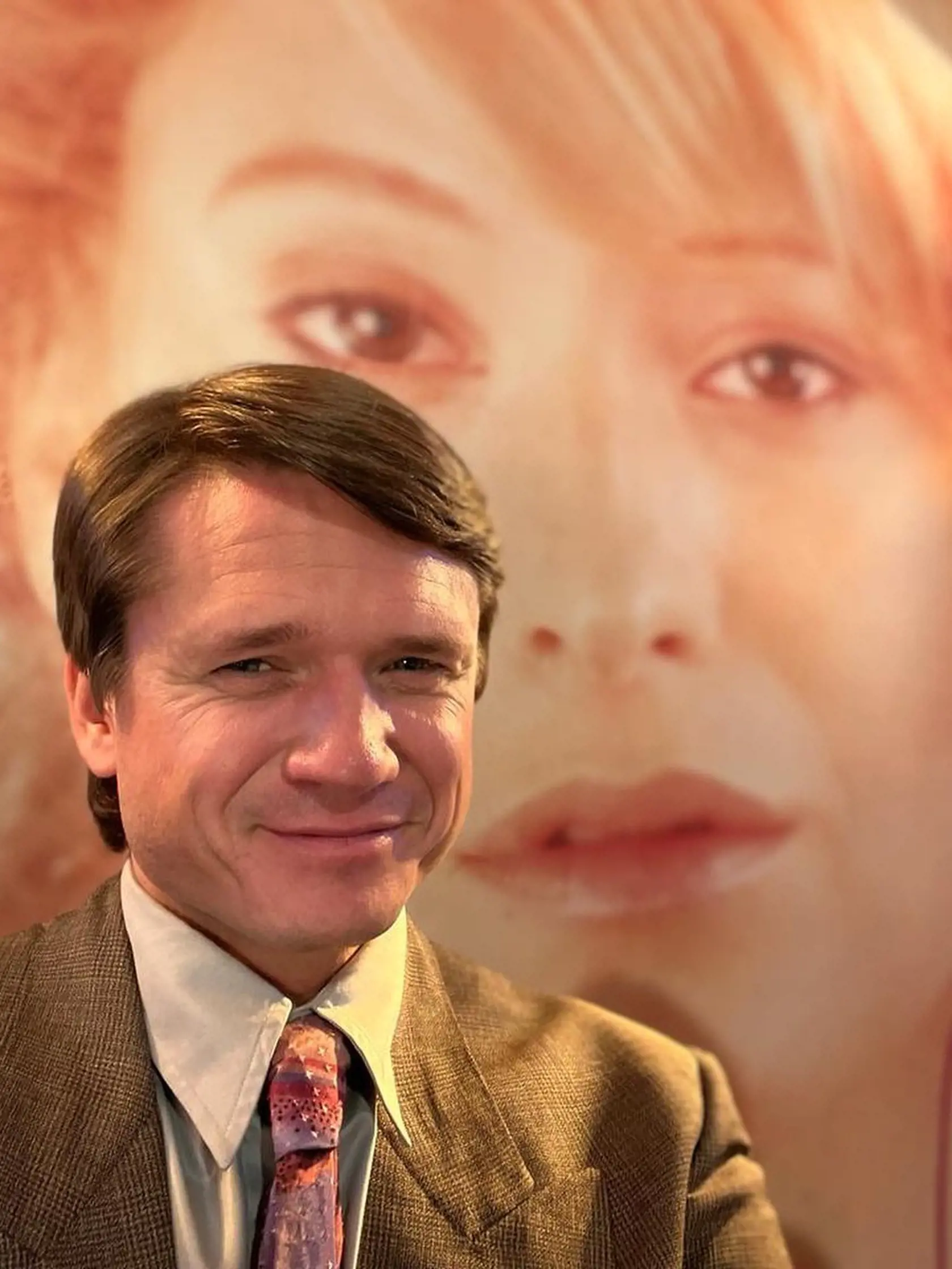 Ondřej Gregor Brzobohatý na natáčaní minisérie Iveta.