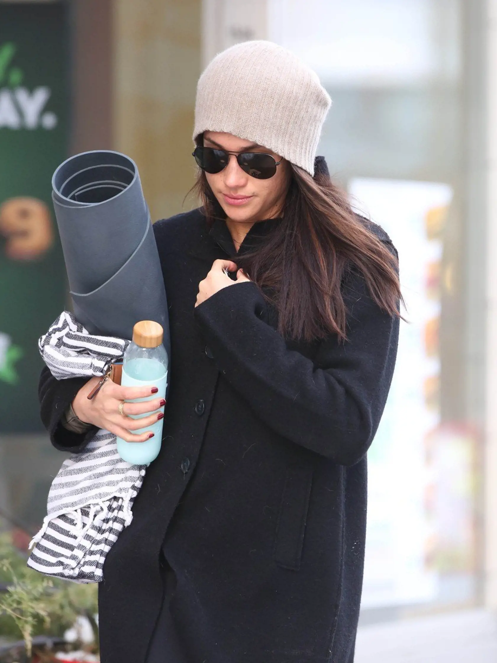 **NO ET CANADA**Meghan Markle goes to Yoga in Toronto after returning from another trip to London to visit boyfriend Prince Harry.