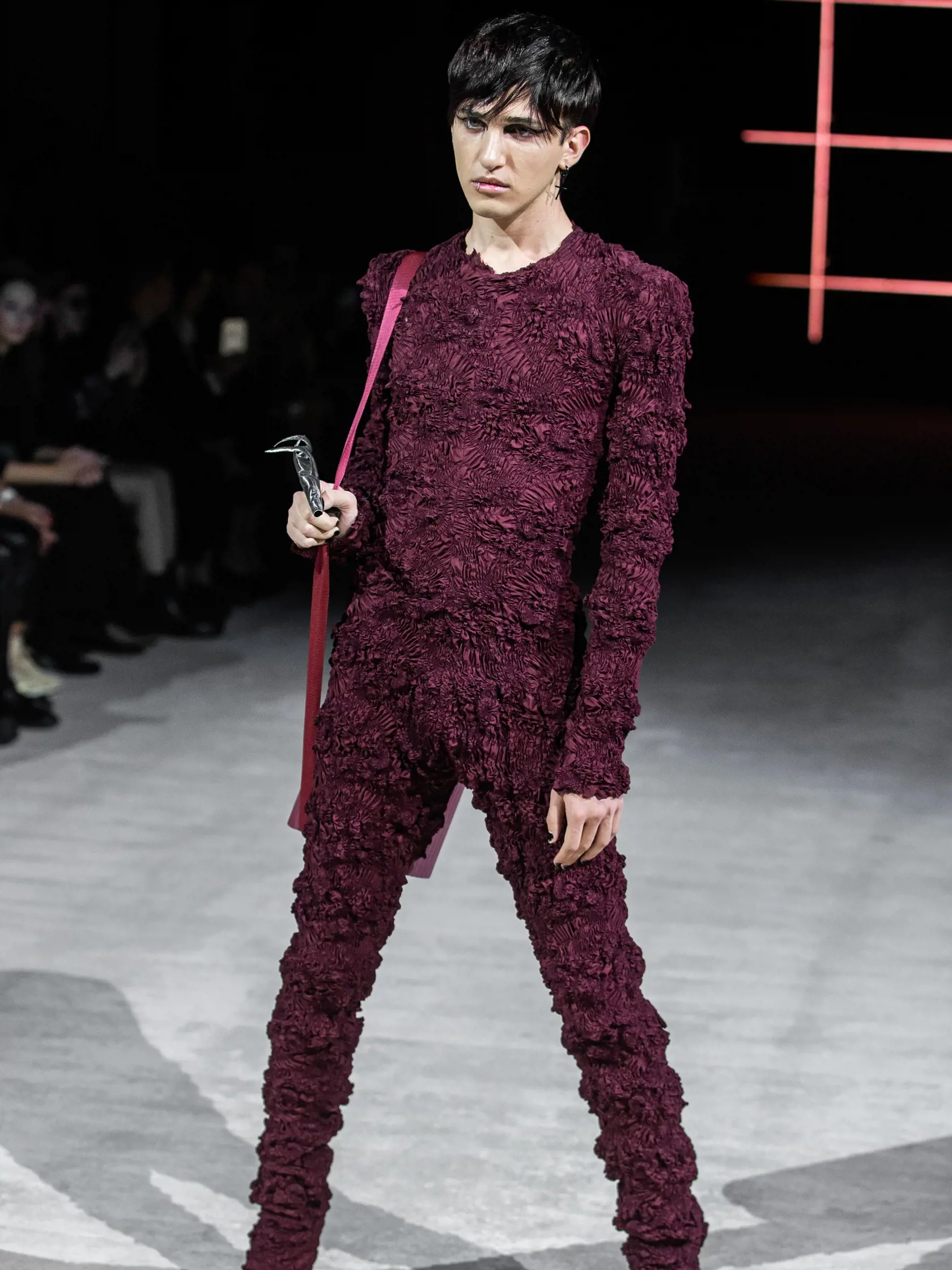 Druhý deň zo série módnych prehliadok pod názvom "Fashion LIVE!" v Bratislave. Na snímke Adam "Slaytiiina" Nemeček. 