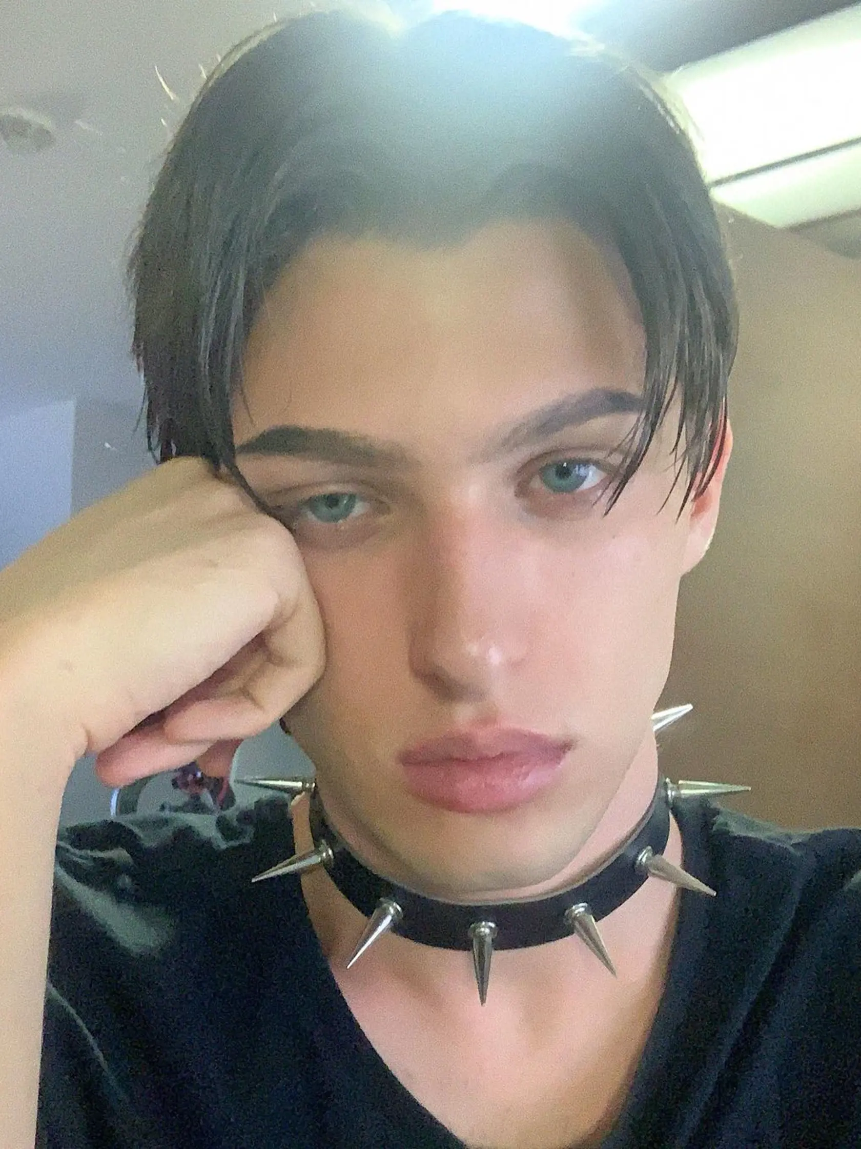 Slaytiiina bez parochní a výrazného mejkapu