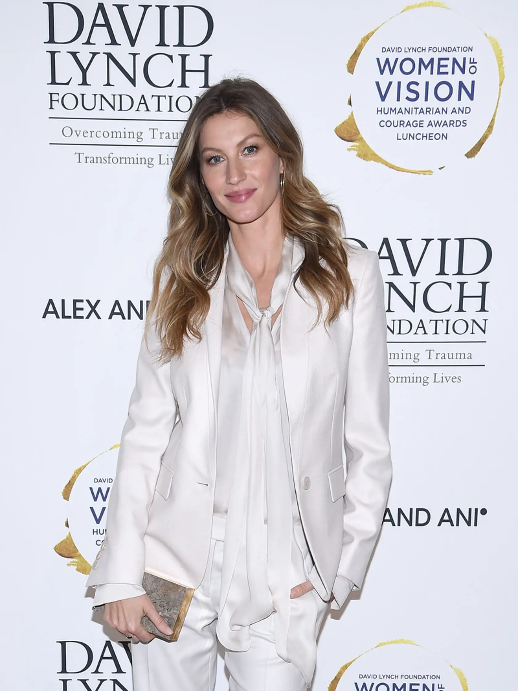 NEW YORK, NY - MAY 09:  Model Gisele Bundchen attends David Lynch Foundation Hosts Women of Vision Awards at 583 Park Avenue on May 9, 2017 in New York City.  (Photo by Dimitrios Kambouris/Getty Images for David Lynch Foundation)
