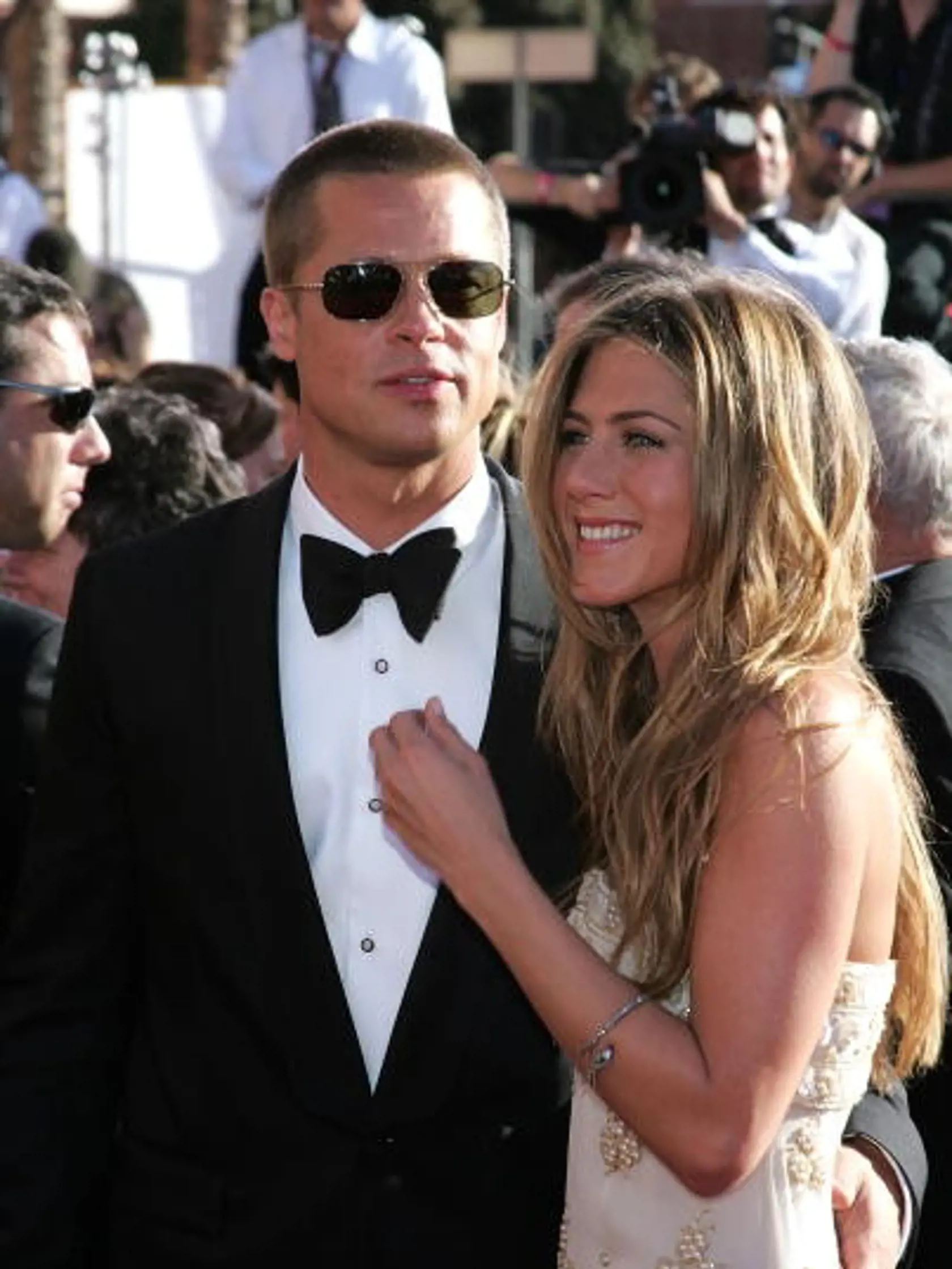 LOS ANGELES - SEPTEMBER 19:  Actors Brad Pitt and Jennifer Aniston attend the 56th Annual Primetime Emmy Awards at the Shrine Auditorium September 19, 2004 in Los Angeles, California. (Photo by Carlo Allegri/Getty Images)