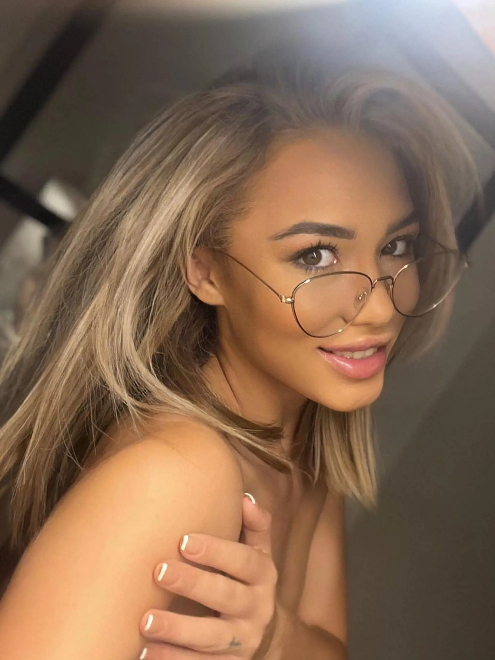 Rika Fane - pornoherečka.