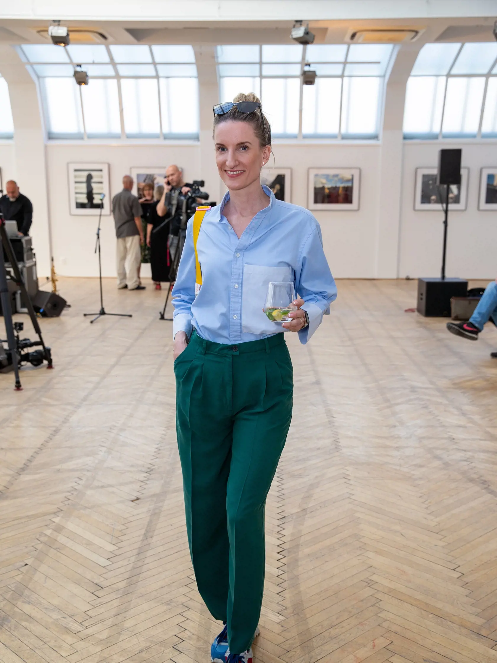Adela Vinczeová na vernisáži Richarda Müllera.