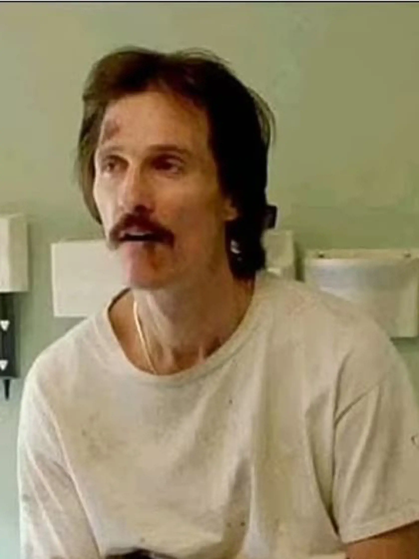 Matthew McConaughey drasticky schudol pre film Klub poslednej nádeje (2013). Za svoju rolu získal aj Oscara.