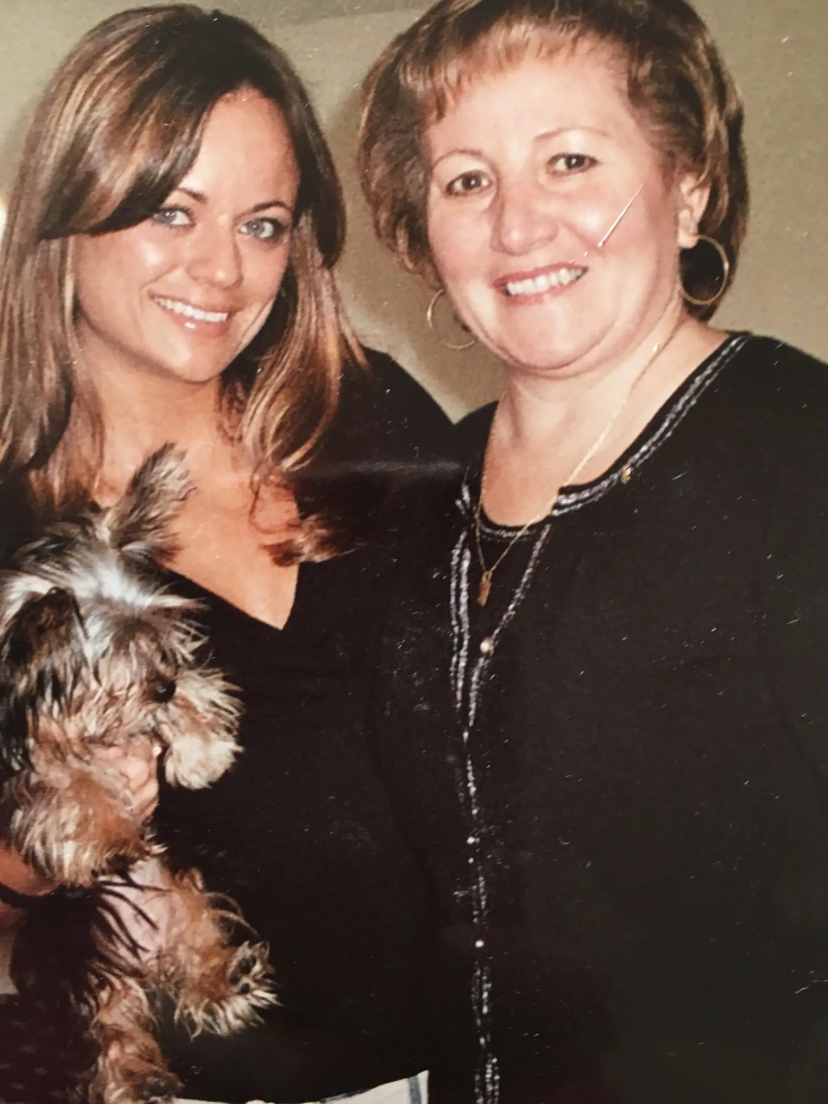 Mária (†54)  s dcérou Monikou.  