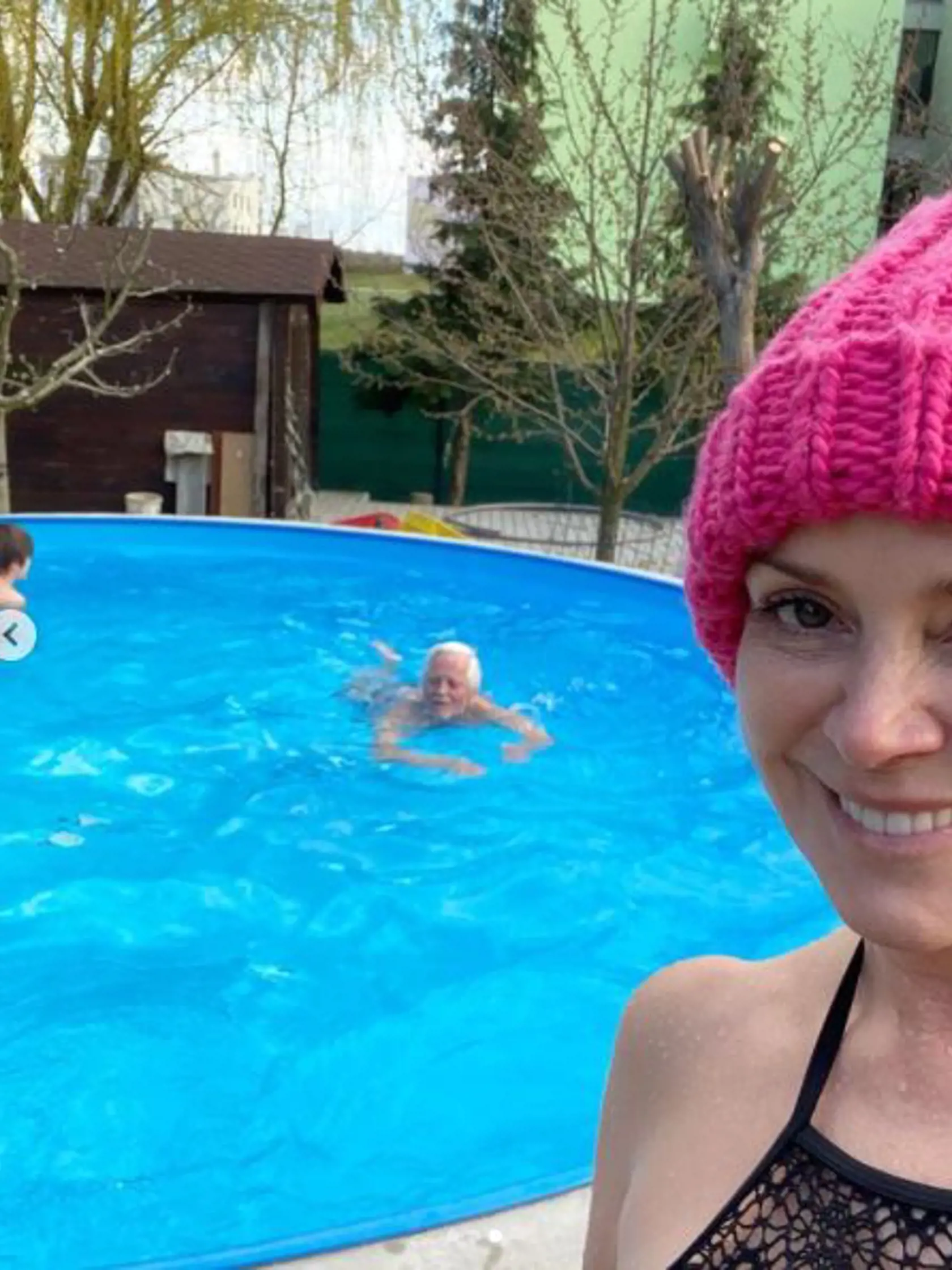 Zuzana Vačková si zamilovala otužovanie. Na fotke aj s ocinom.
