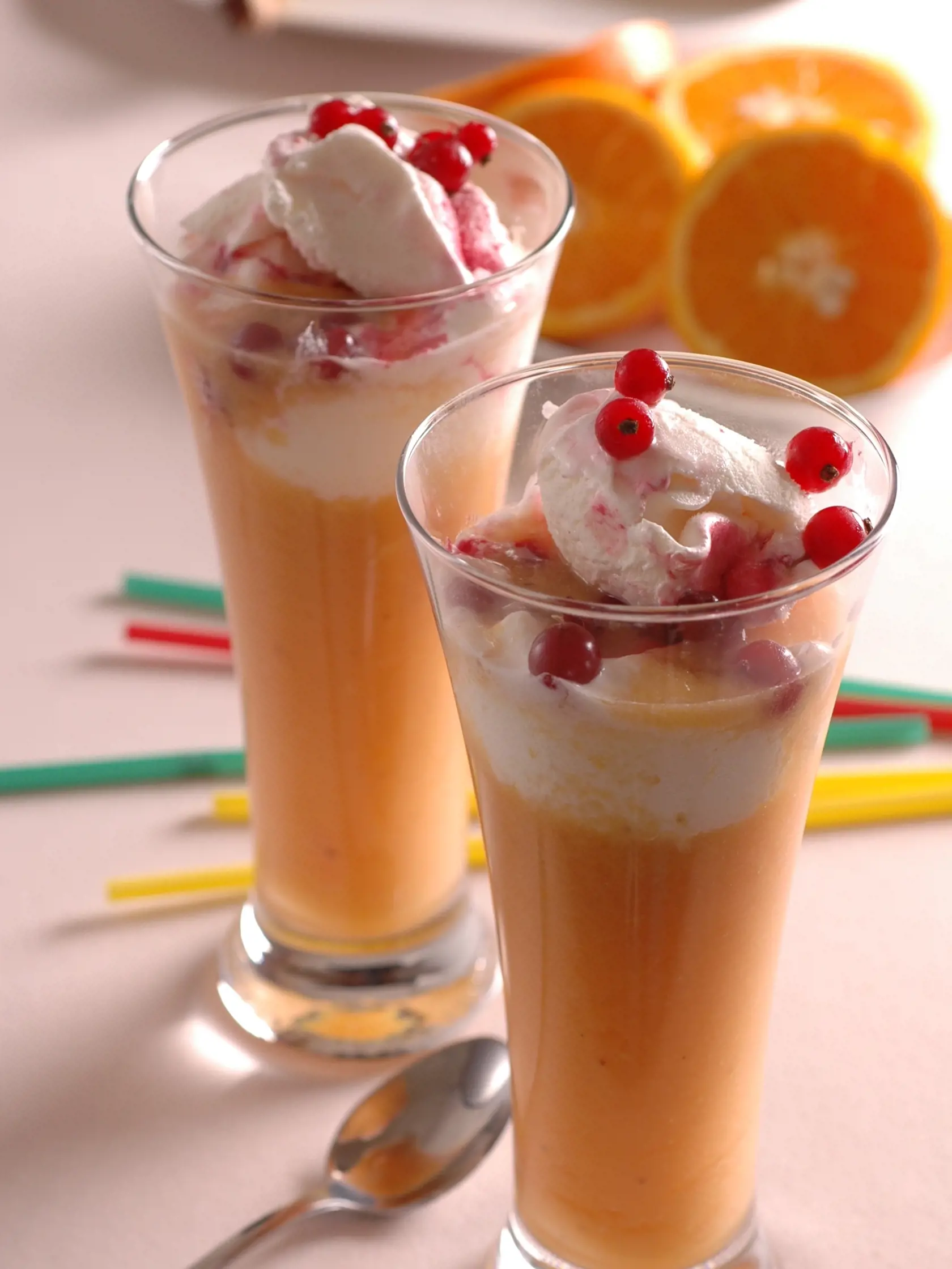 Smoothies so zmrzlinou, veľkonočné recepty, ovocný nápoj, banán, pomaranč, ríbezle, šťava, zmrzlina
Foto: Peter Záhradník
Uverejnené: Báječná Žena č. 15/09
pôvodný súbor:smoothies so zmrzlinou.eps