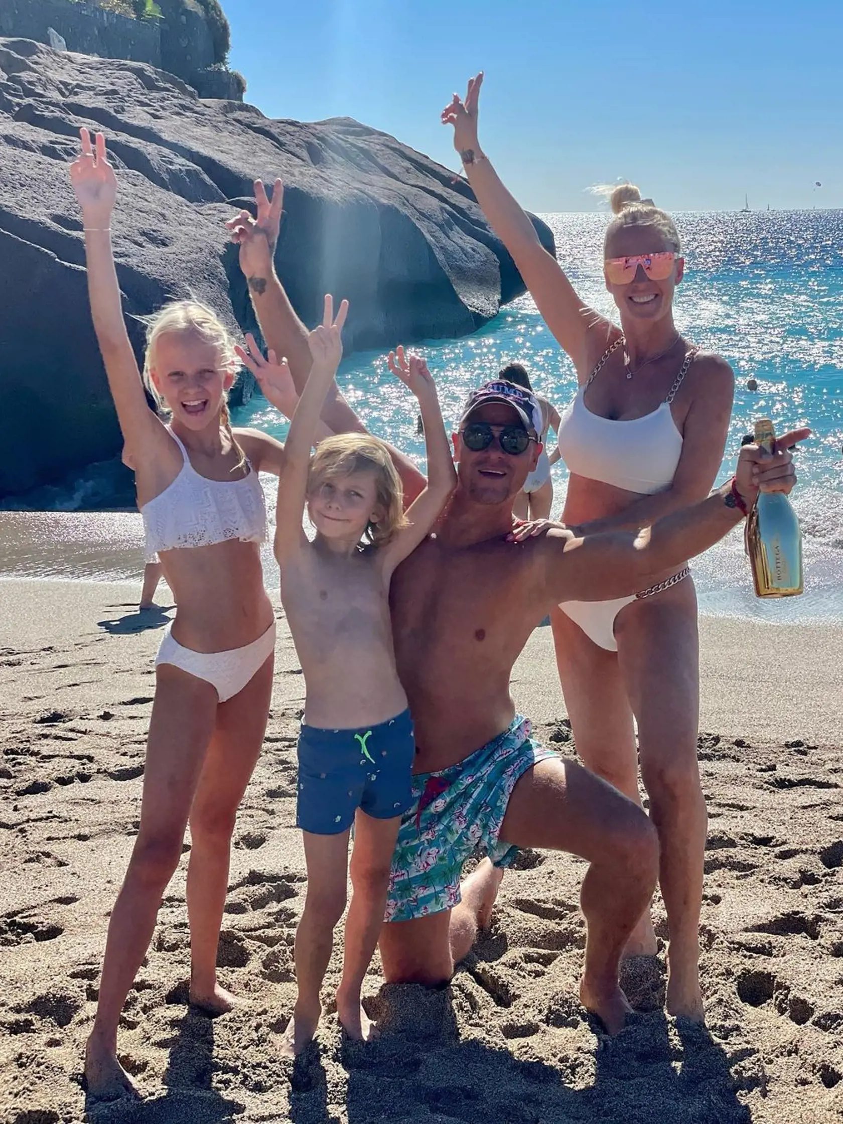 Belohorcovej Silvester na pláži na Tenerife, kde žije s rodinkou.