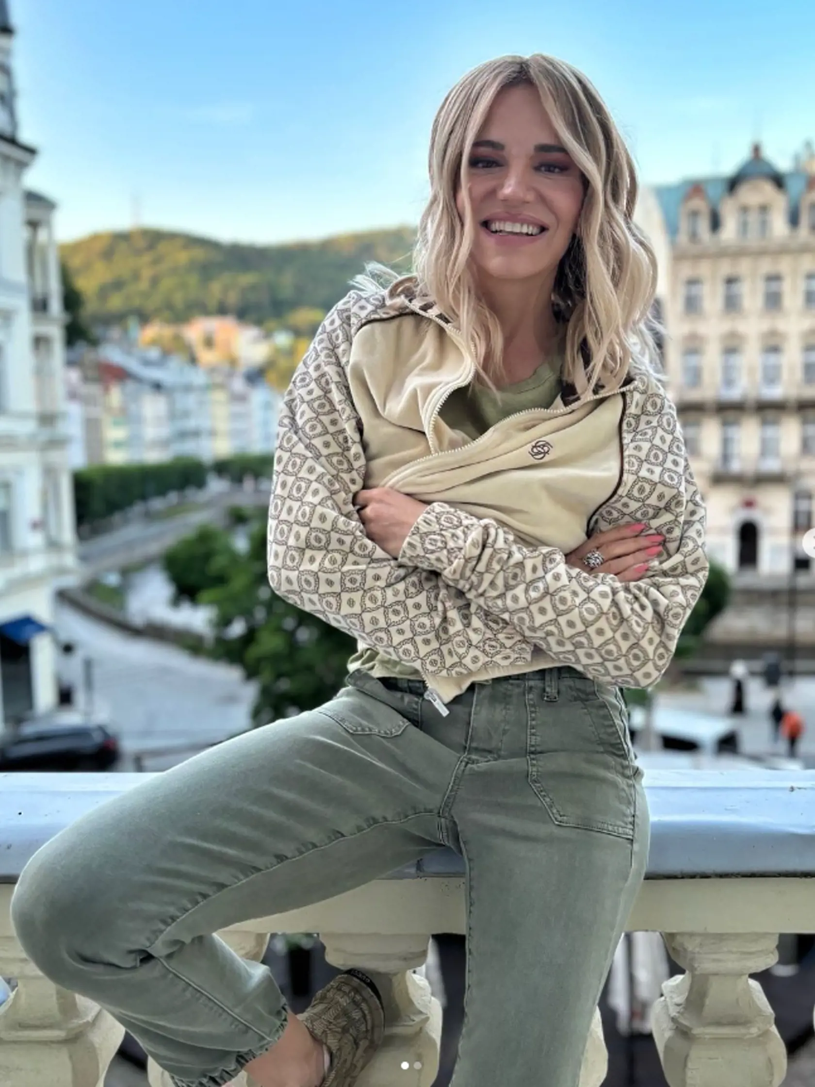Hejteri Dare napísala, že na týchto fotkách vyzerá ako Brigitte Macron.