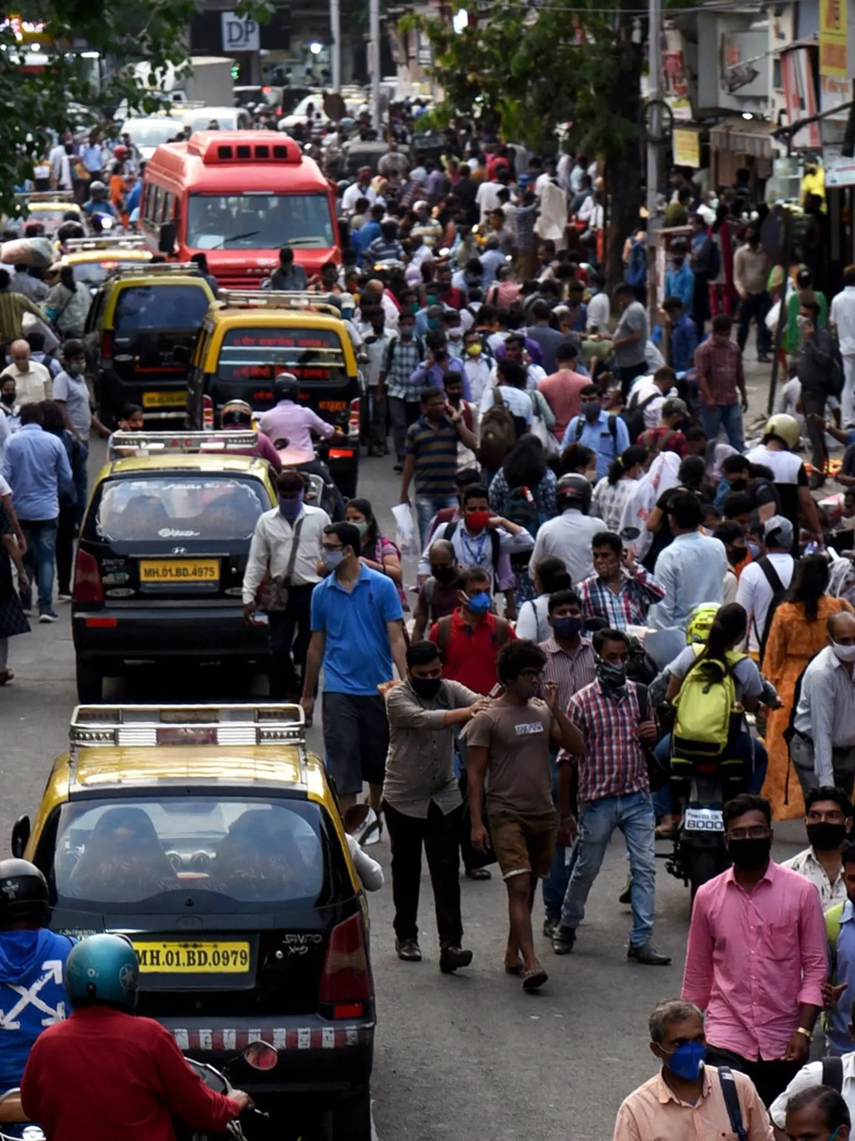 Najnovší rýchly nárast infekcií spôsobil, že India zaznamenala celkovo 13,5 milióna infikovaných, čo je viac než 13,48 milióna v Brazílii.