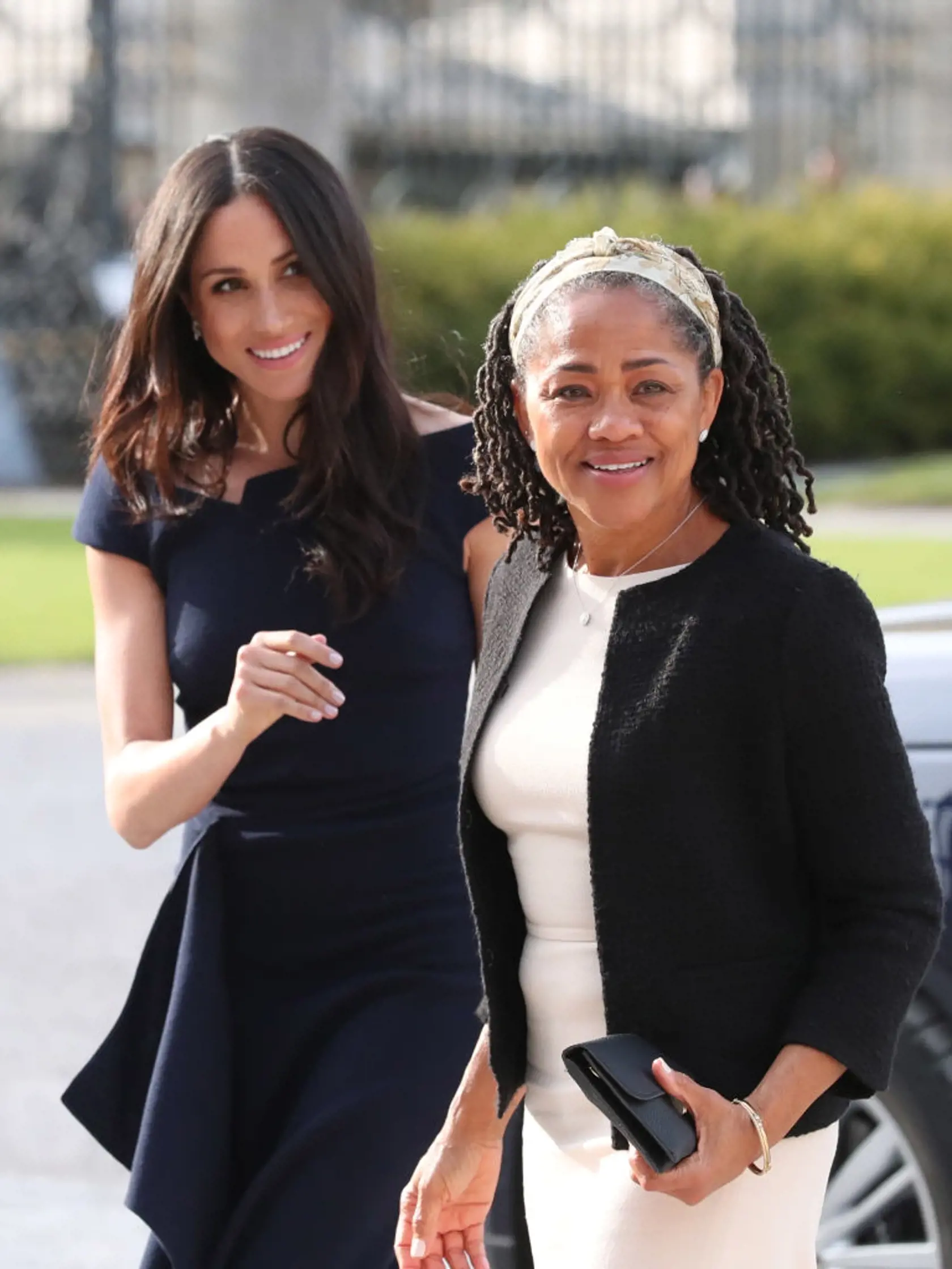 Matka Meghan Doria Ragland žije v Los Angeles.