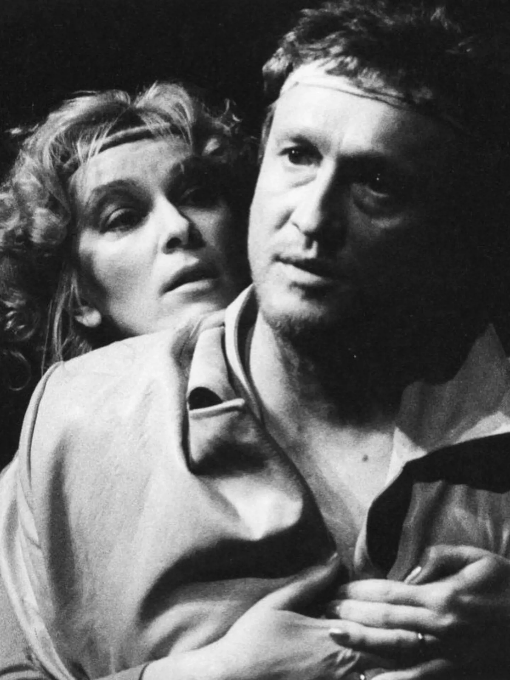 Úspešný televízny a filmový herec Ľubomír Paulovič (†71) účinkoval vo vyše stopäťdesiatich televíznych projektoch a asi päťdesiatich celovečerných filmoch. Ako režisér sa podpísal pod niekoľko divadelných inscenácií a muzikálov.