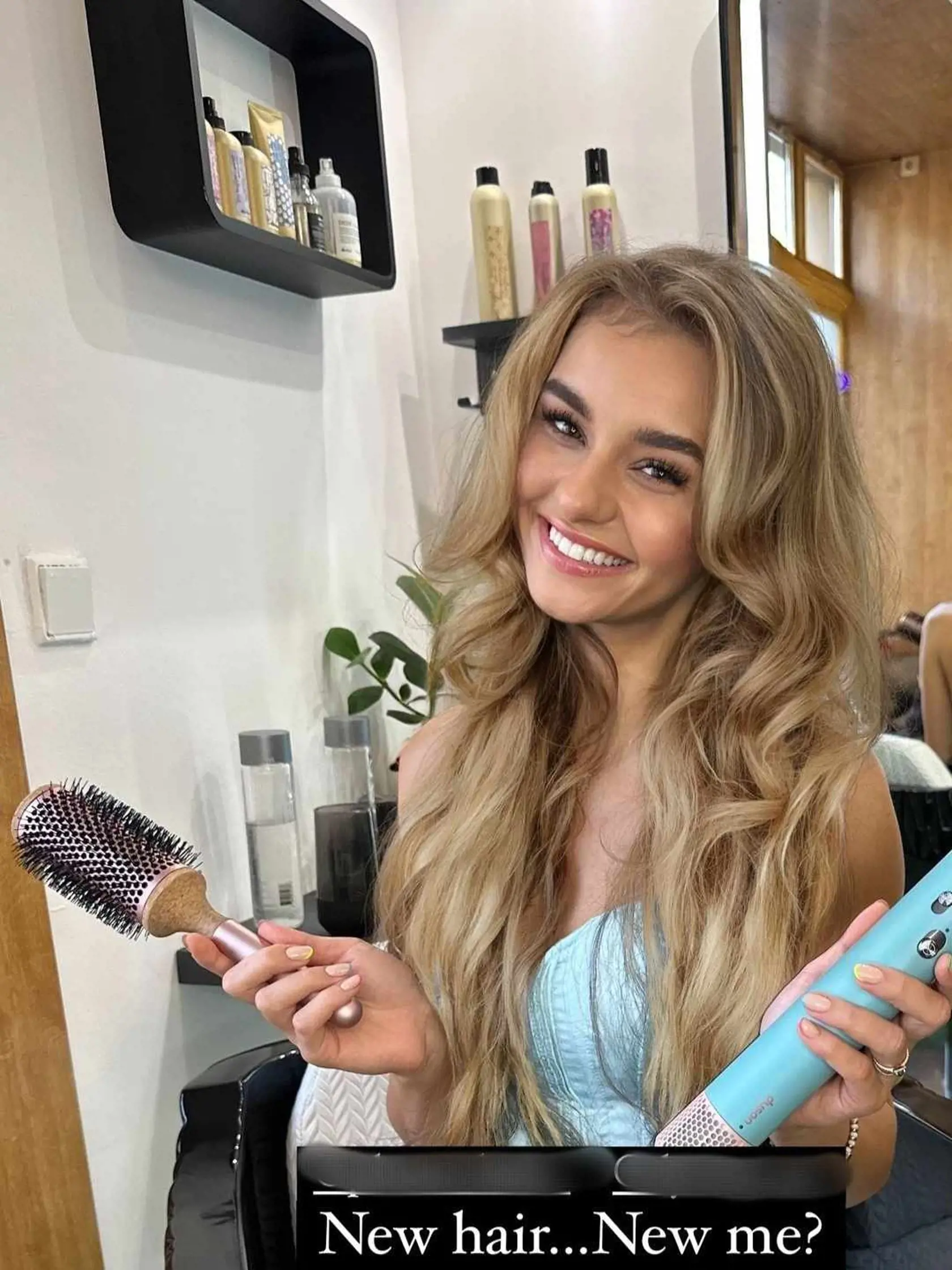 Julie sa so svojou premenou pochválila aj fanúšikom na Instagrame. Brunetka je preč!