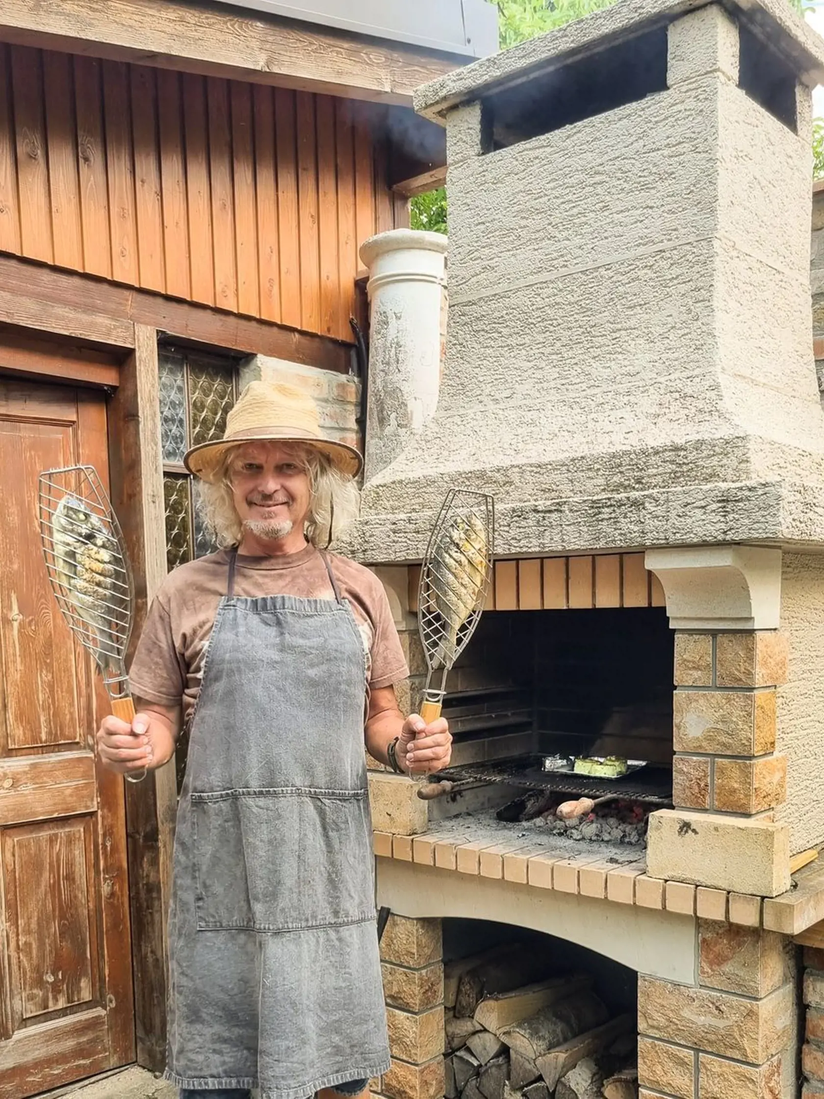 Peter Nagy využije čas vonku aj na grilovanie.