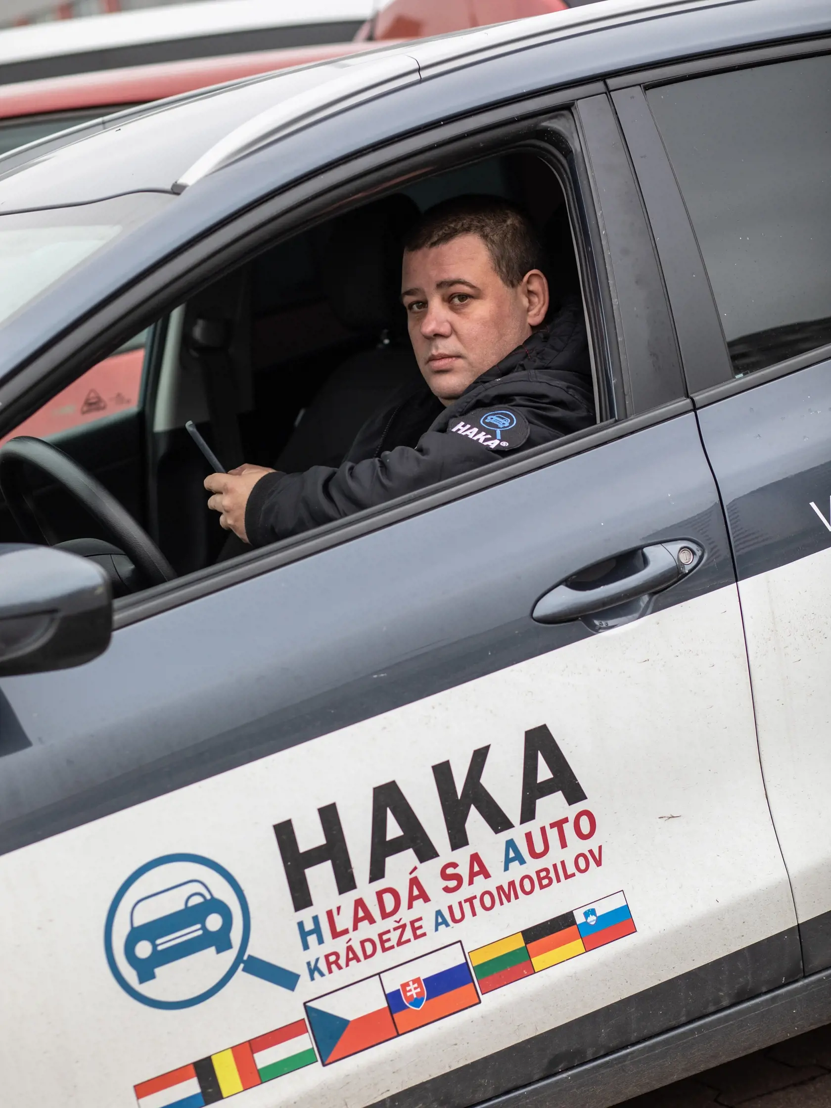 HAKA prioritne pátra po ukradnutých autách. Príležitostne sa venujú charite. Na snímke ŠTEFAN FARKAŠ.