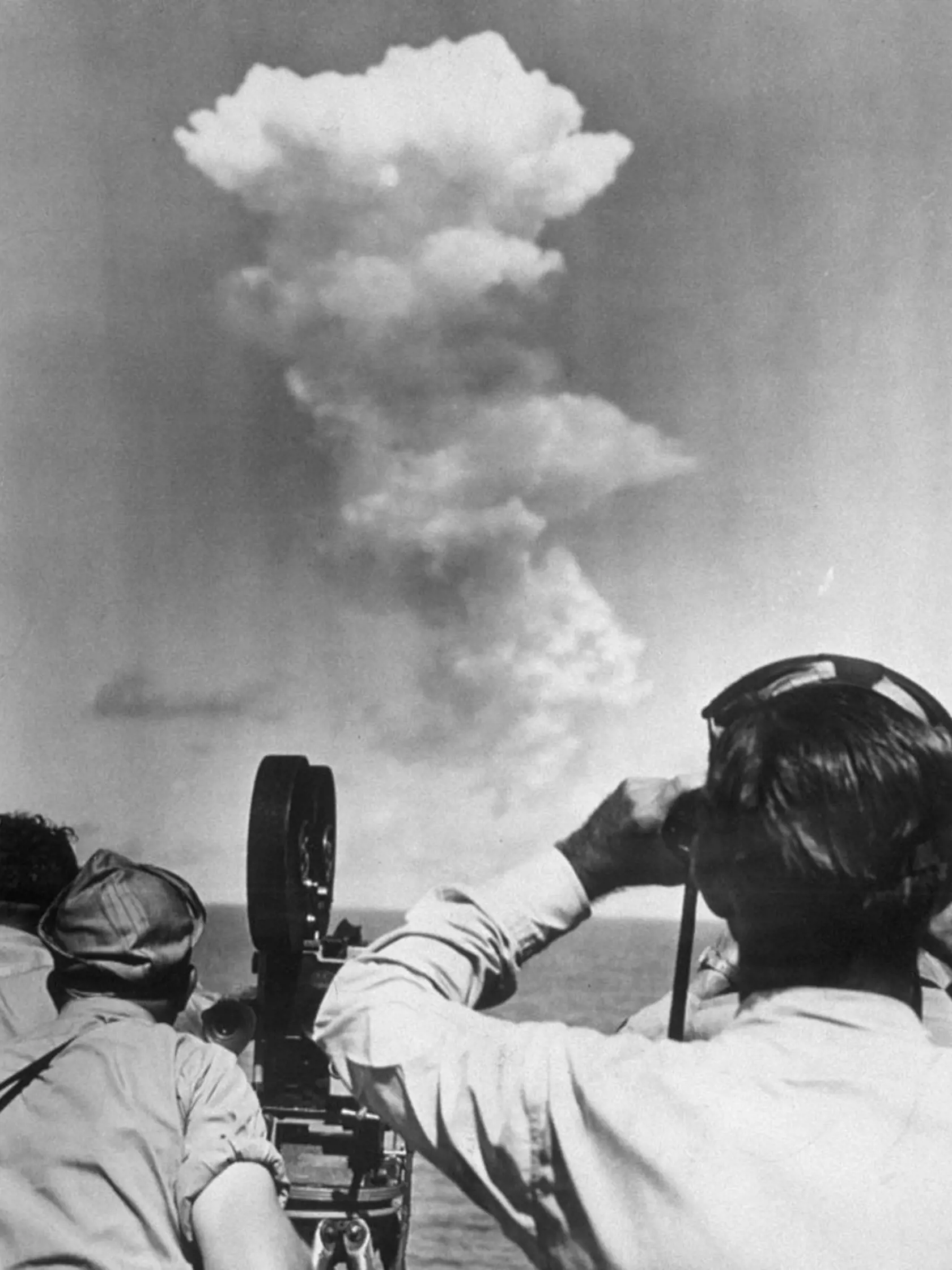 Testovanie jadrovej bomby na Bikini Atoll.