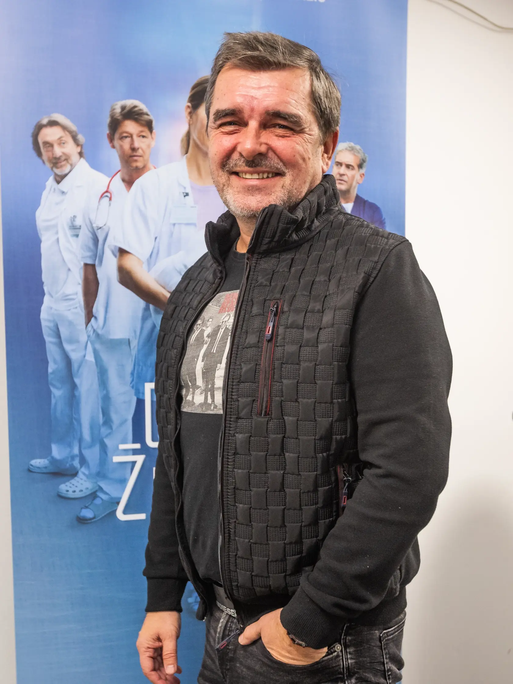 Exkluzívna novinárska projekcia prvého dielu seriálu Dotyk života. Na snímke Peter Kočiš.