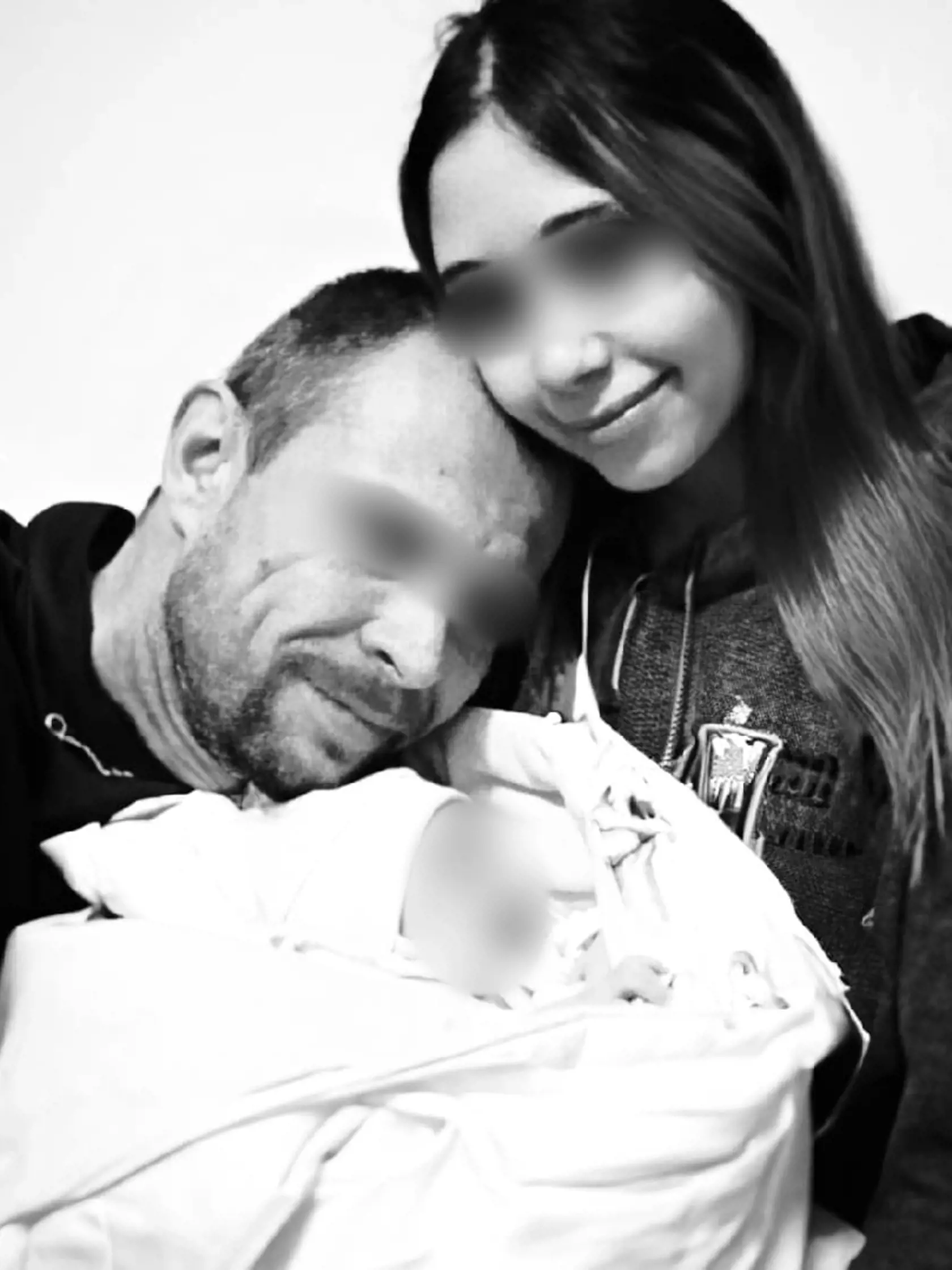 Viktória sa podľa svojich statusov na sociálnej sieti nevedela preniesť cez úmrtie jej druha Radoslava.