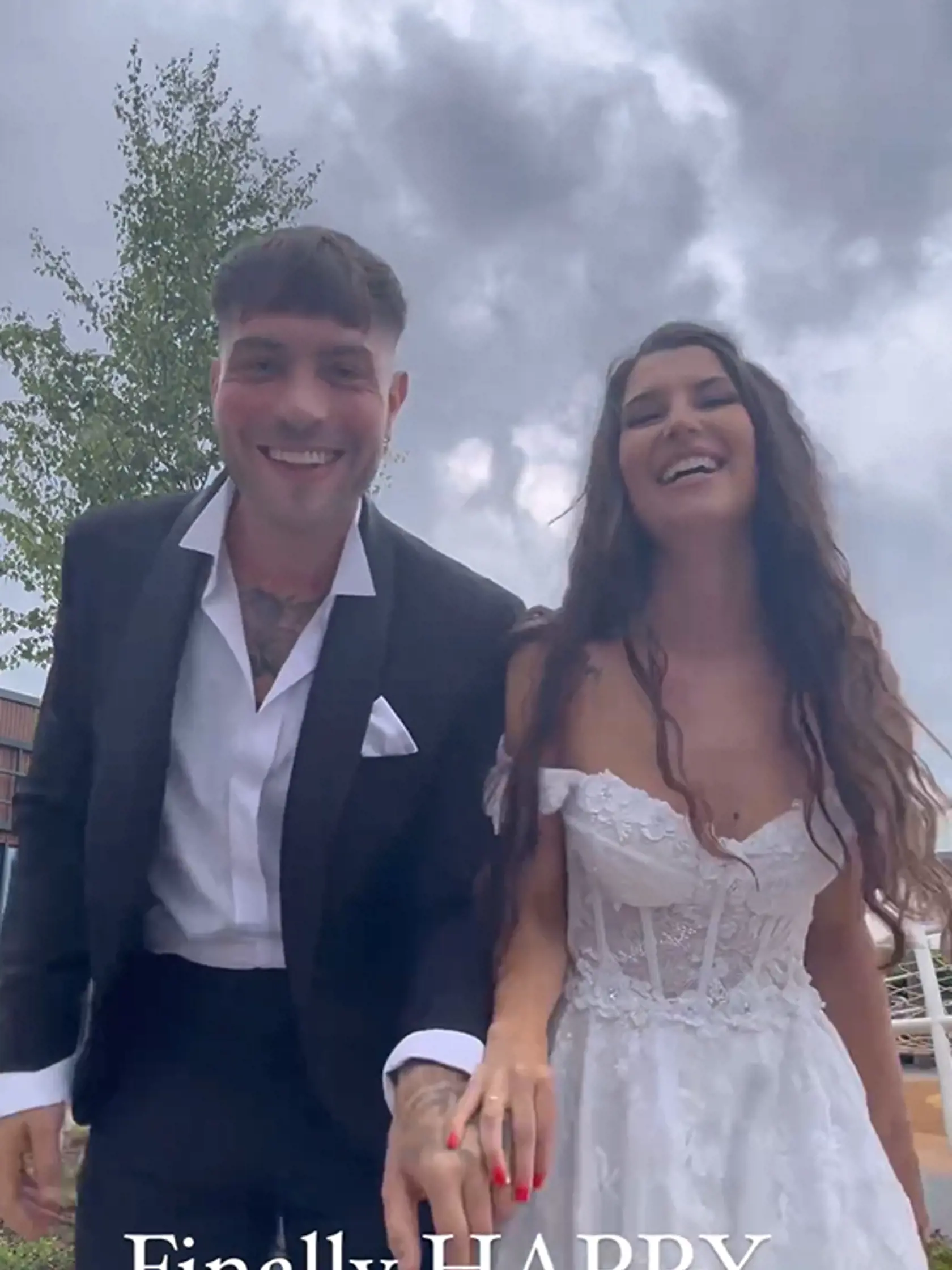 Tomy Kotty a Jennifer z Ruže sa zahrali na svadbu.