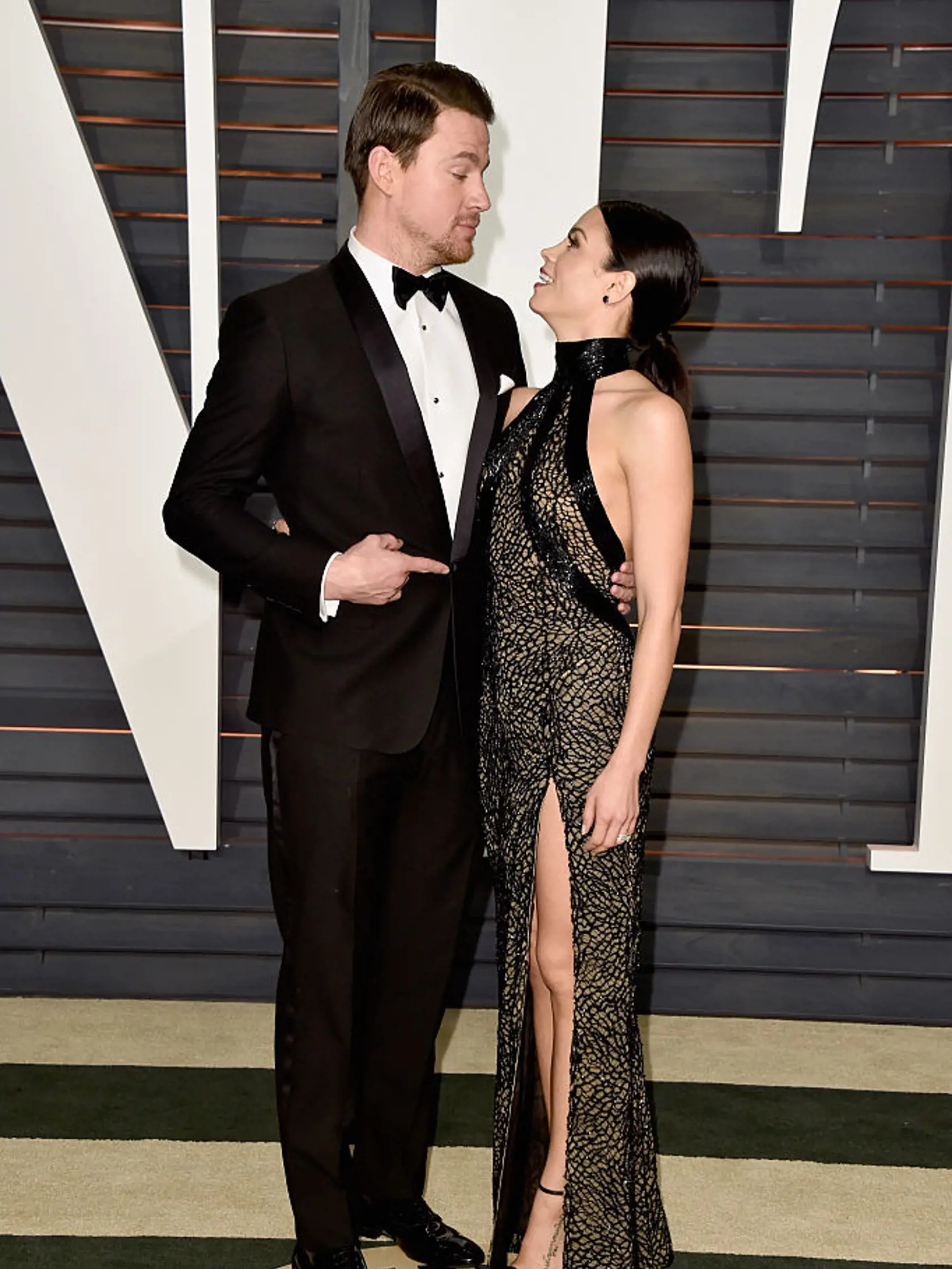 BEVERLY HILLS, CA - FEBRUARY 22:  Actors Channing Tatum (L) and Jenna Dewan Tatum attend the 2015 Vanity Fair Oscar Party hosted by Graydon Carter at Wallis Annenberg Center for the Performing Arts on February 22, 2015 in Beverly Hills, California.  (Photo by Pascal Le Segretain/Getty Images)