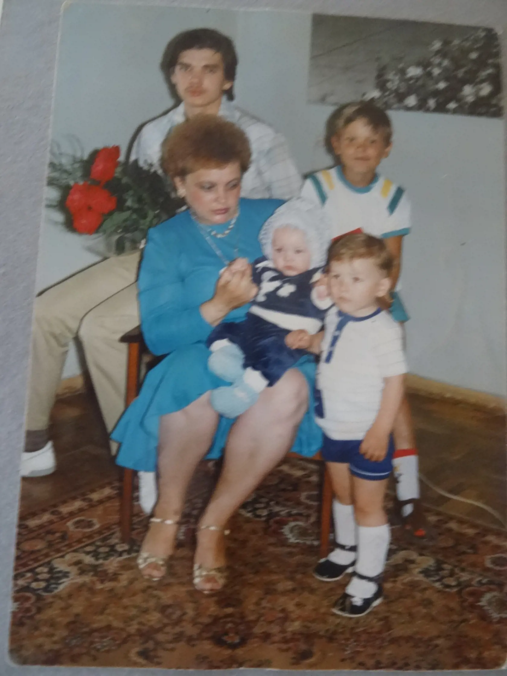 Zlatica so svojimi štyrmi synmi.