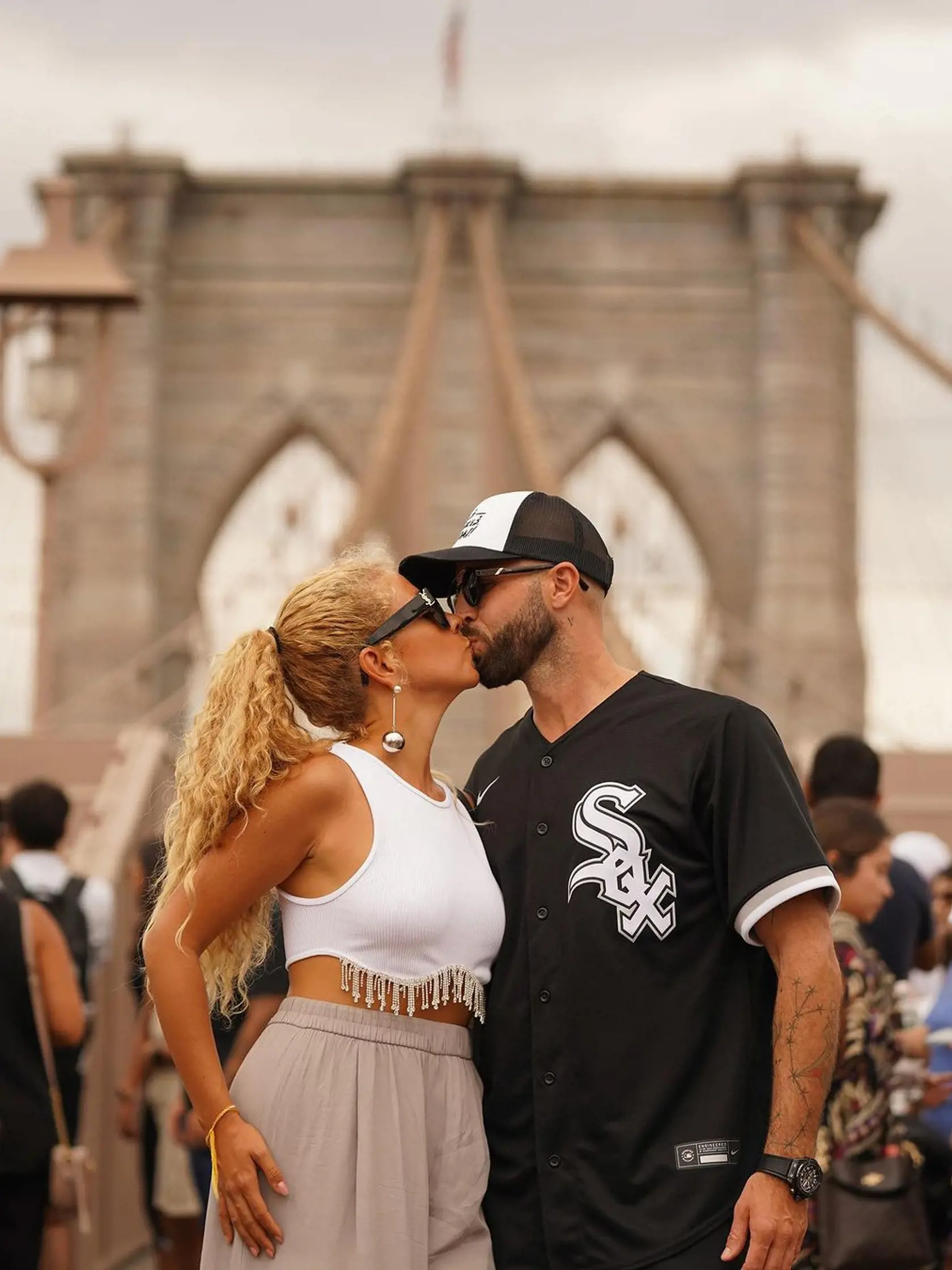 Jany a Vierka nechali svojich fanúšikov dlho na ihlách. Zverejňovali fotografie z newyorského pobytu a keď sa ich pýtali, či sú znova spolu, neodpovedali. Až nakoniec týmto záberom.