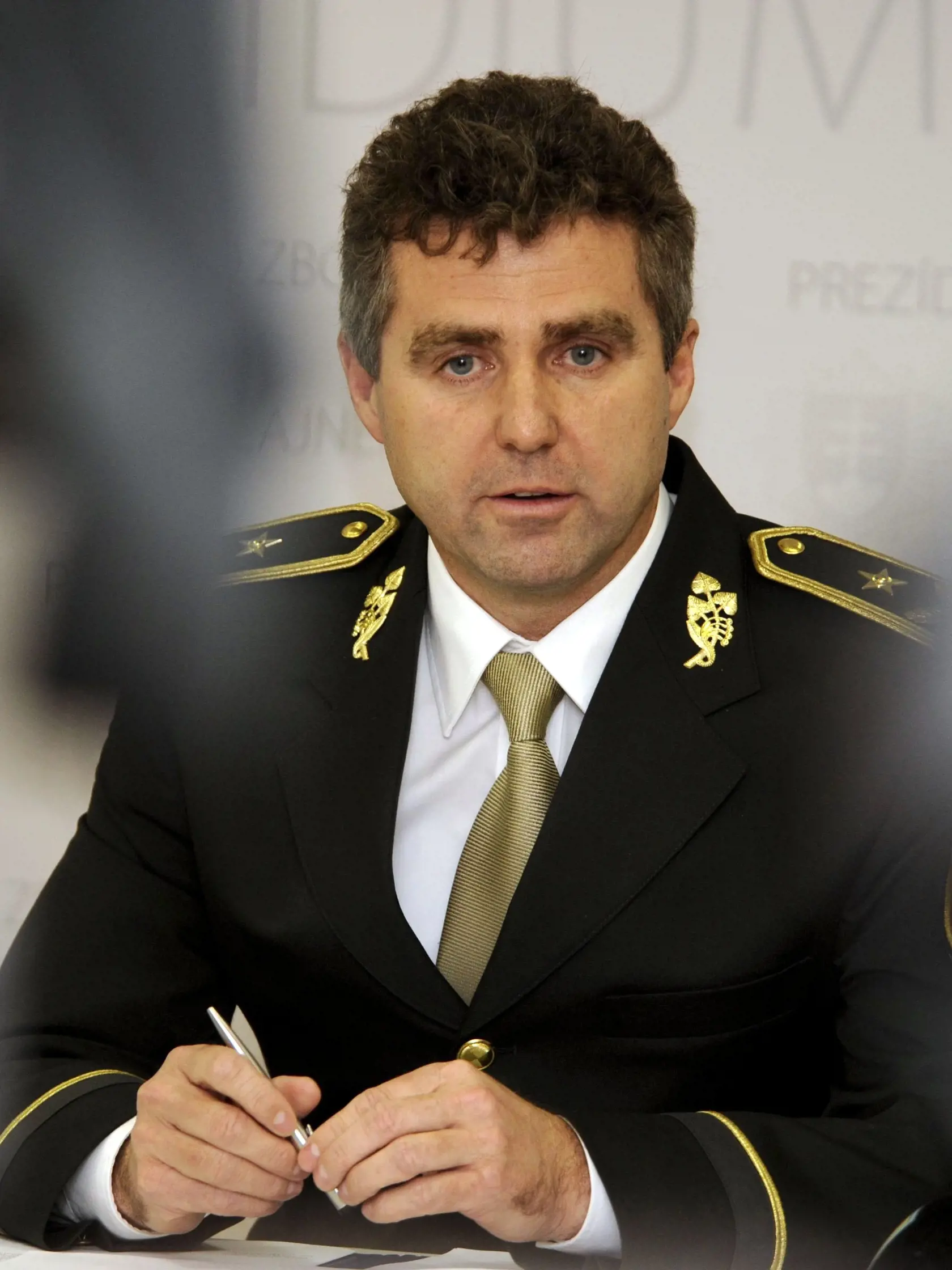 Do hľadáčika médií sa Tibor Gašpar dostal počas Dzurindovej druhej vlády v roku 2005 ako riaditeľ Úradu boja proti korupcii. Na tomto poste bol aj počas vlády Roberta Fica.