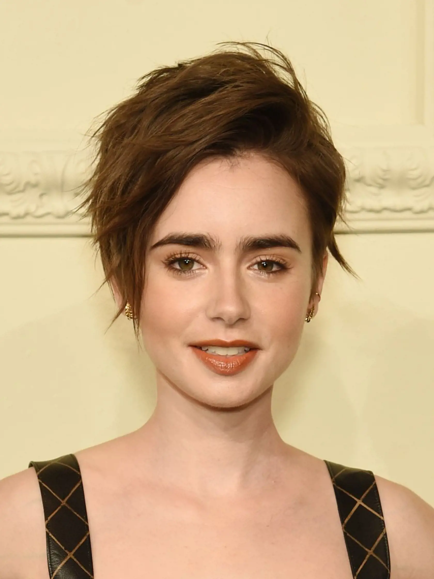 Lily Collins 
